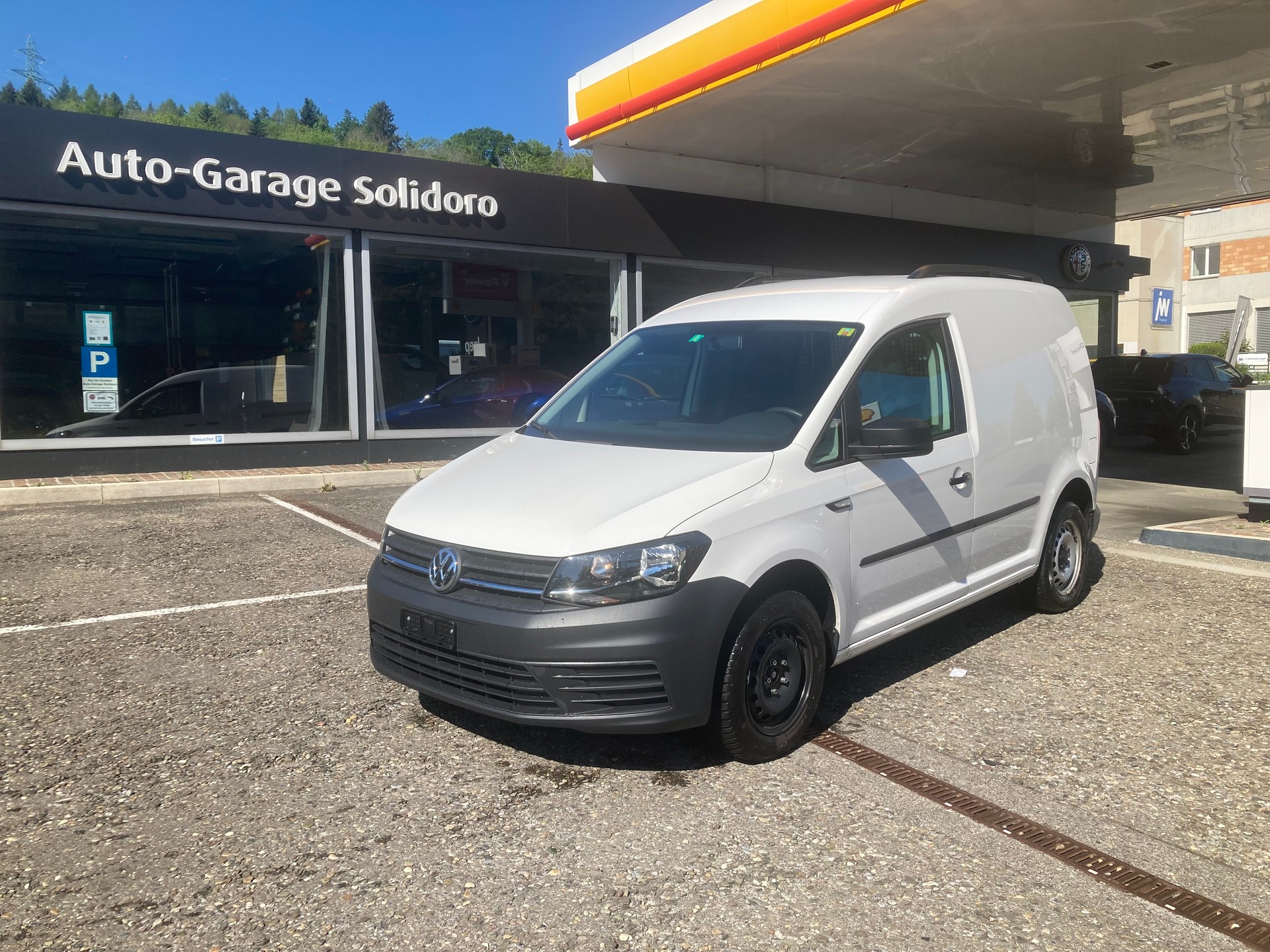 VW Caddy 2.0TDI BlueMotion Technology-image-0