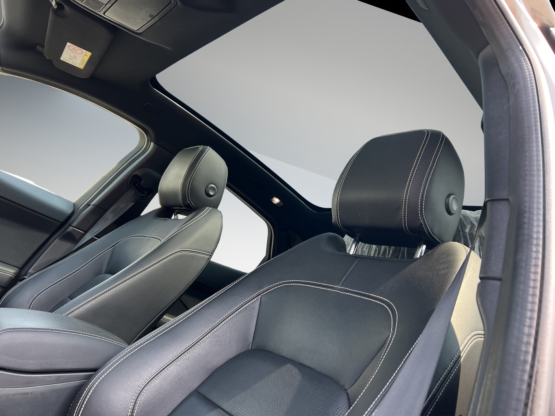 JAGUAR E-Pace P250 R-Dyn. SE AWD-image-10