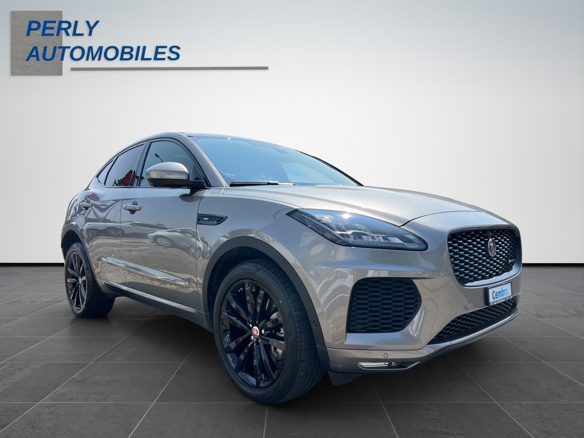 JAGUAR E-Pace P250 R-Dyn. SE AWD-image-7