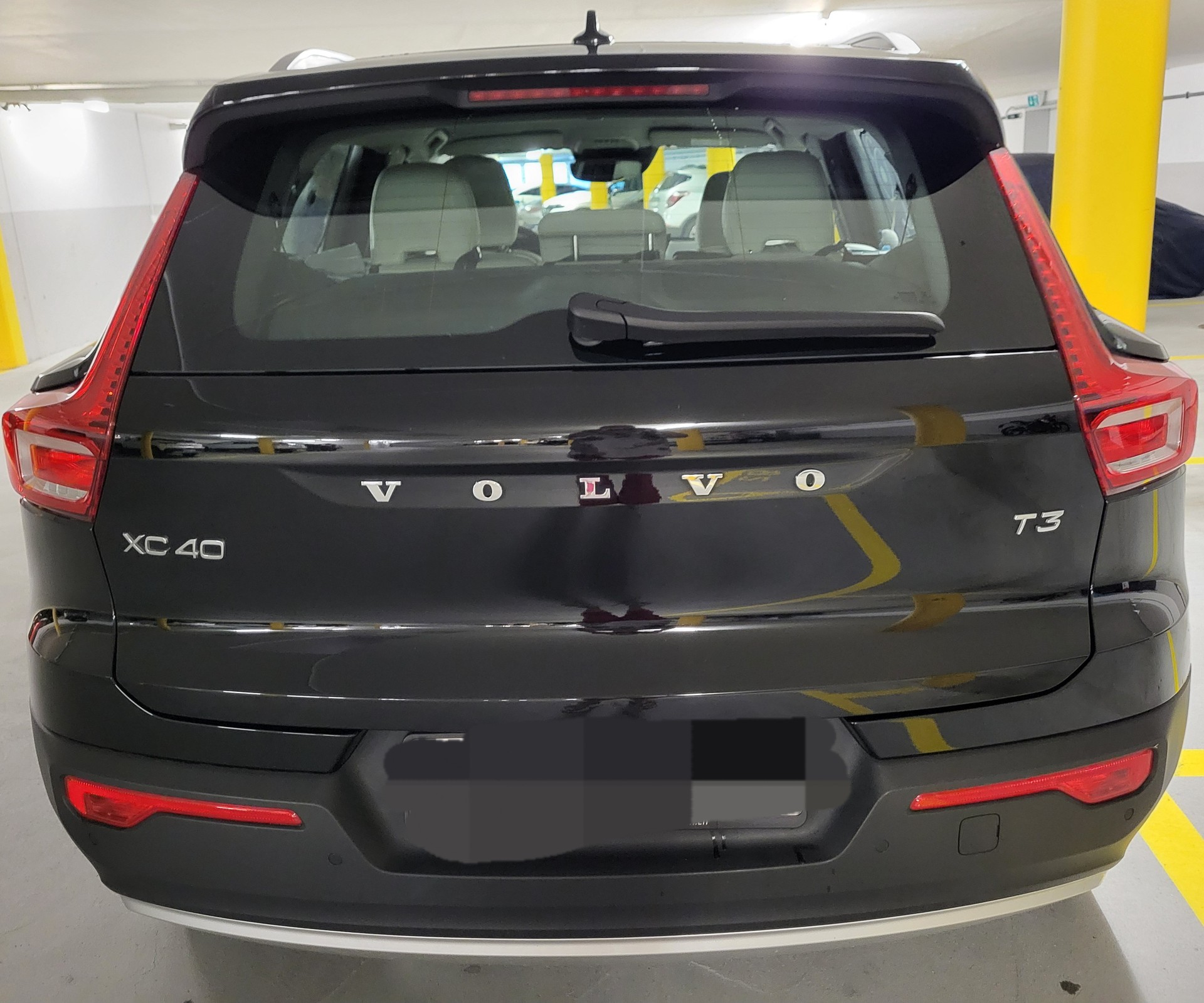 VOLVO XC40 T3 Momentum Geartronic-image-5