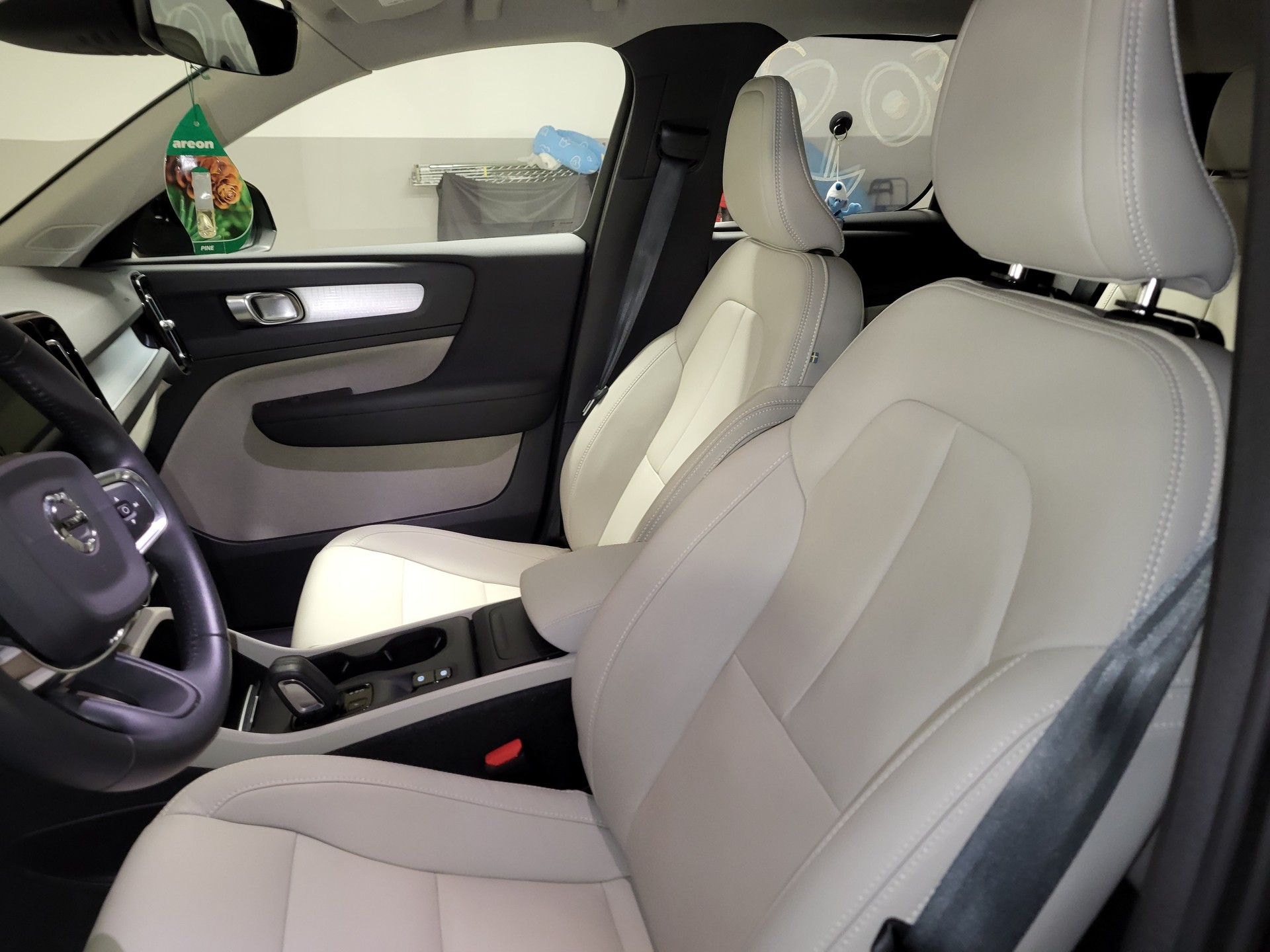 VOLVO XC40 T3 Momentum Geartronic-image-0