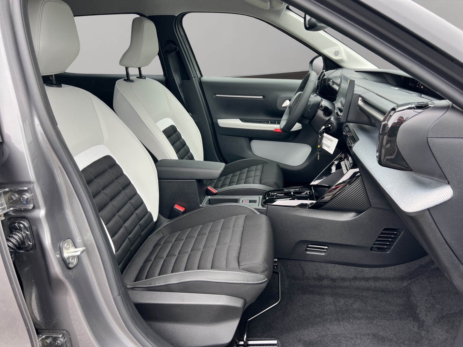CITROEN C3 Aircross 1.2 Hybrid Max Automat / Citroën Advanced Comfort Fahrwerk & Advanced Komfort Sitze / CH-Herstellergarantie-image-9