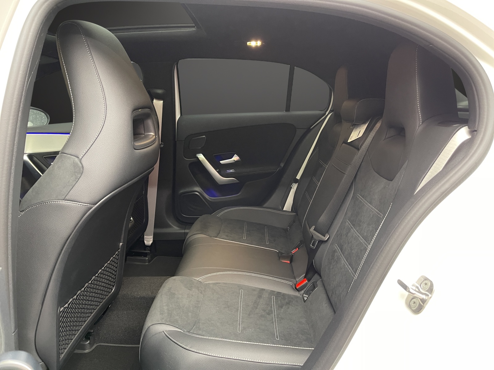 MERCEDES-BENZ A 180 d 8G-DCT-image-9