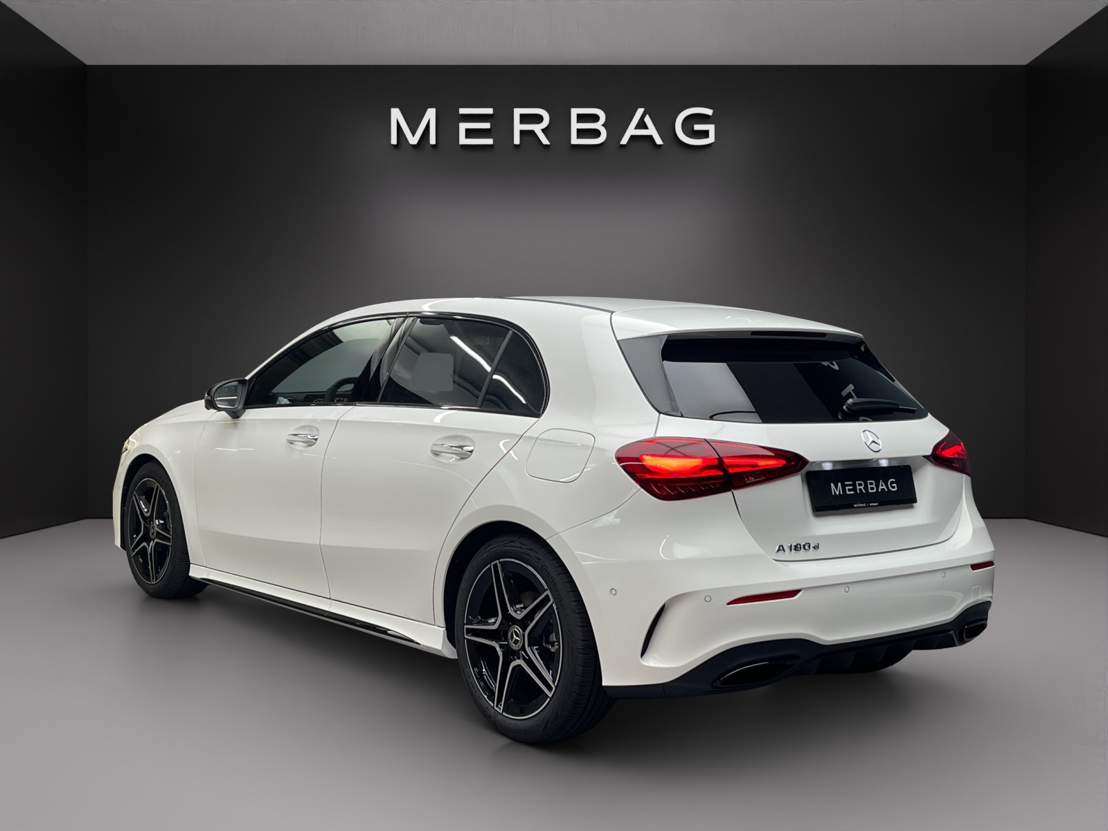 MERCEDES-BENZ A 180 d 8G-DCT-image-3
