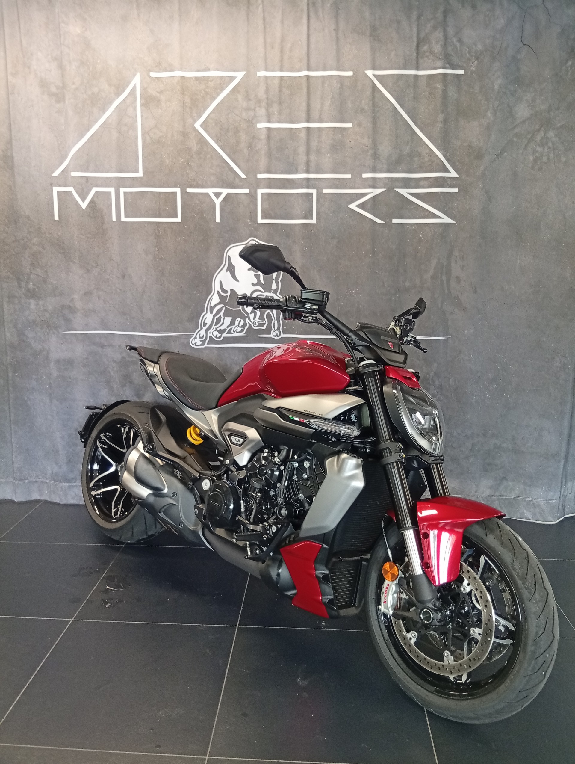 DUCATI X Diavel V4-showroom-element-3