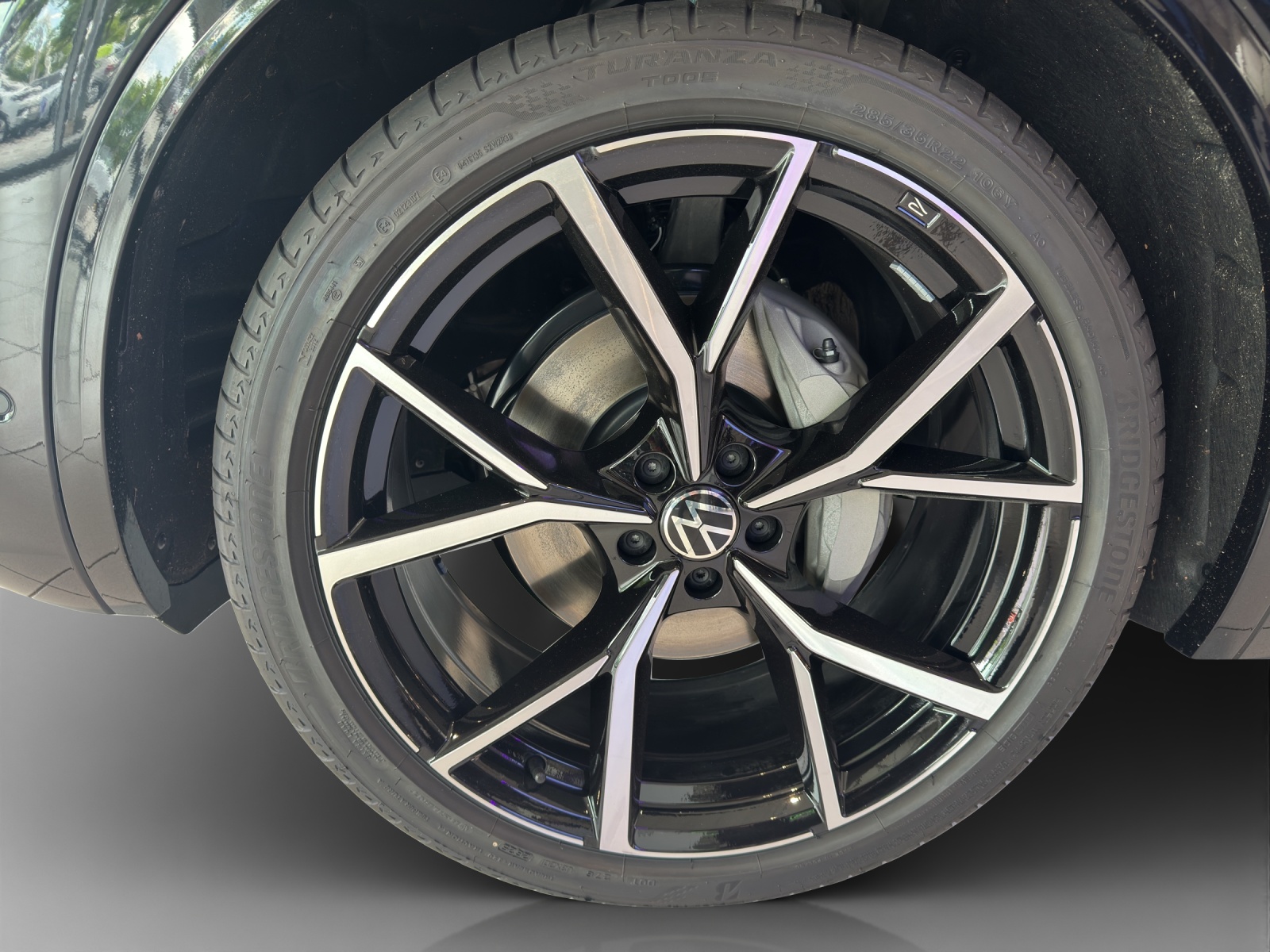 VW Touareg 3.0 TDI R-Line Tiptronic-image-14
