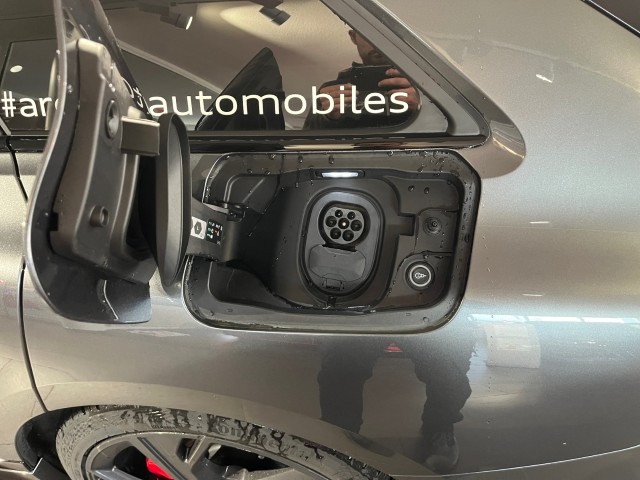 AUDI S6 Avant e-tron quattro-image-22