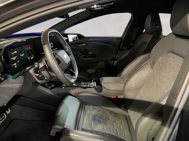 AUDI S6 Avant e-tron quattro-image-9