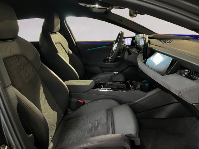 AUDI S6 Avant e-tron quattro-image-16