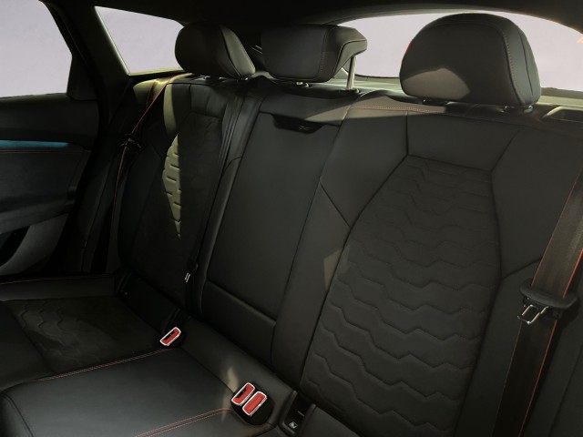 AUDI S6 Avant e-tron quattro-image-15