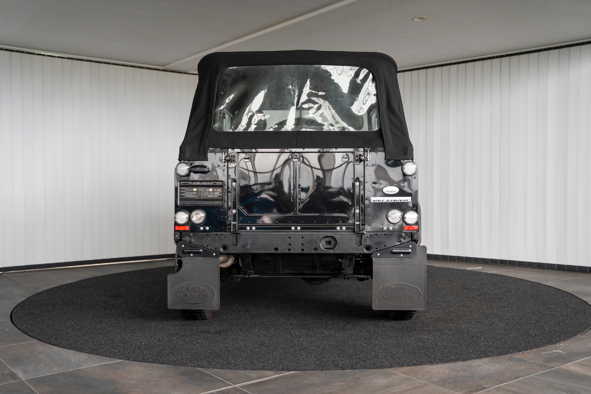LAND ROVER Defender 90 SoftTop 2.4Tdc SVX-image-5