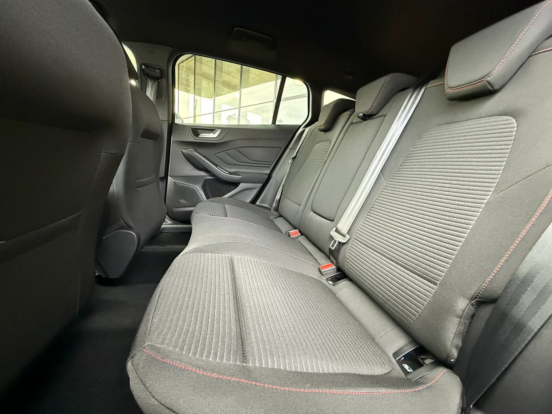 FORD Focus 1.5 EcoBlue TDCi ST-Line X Automatic-image-7