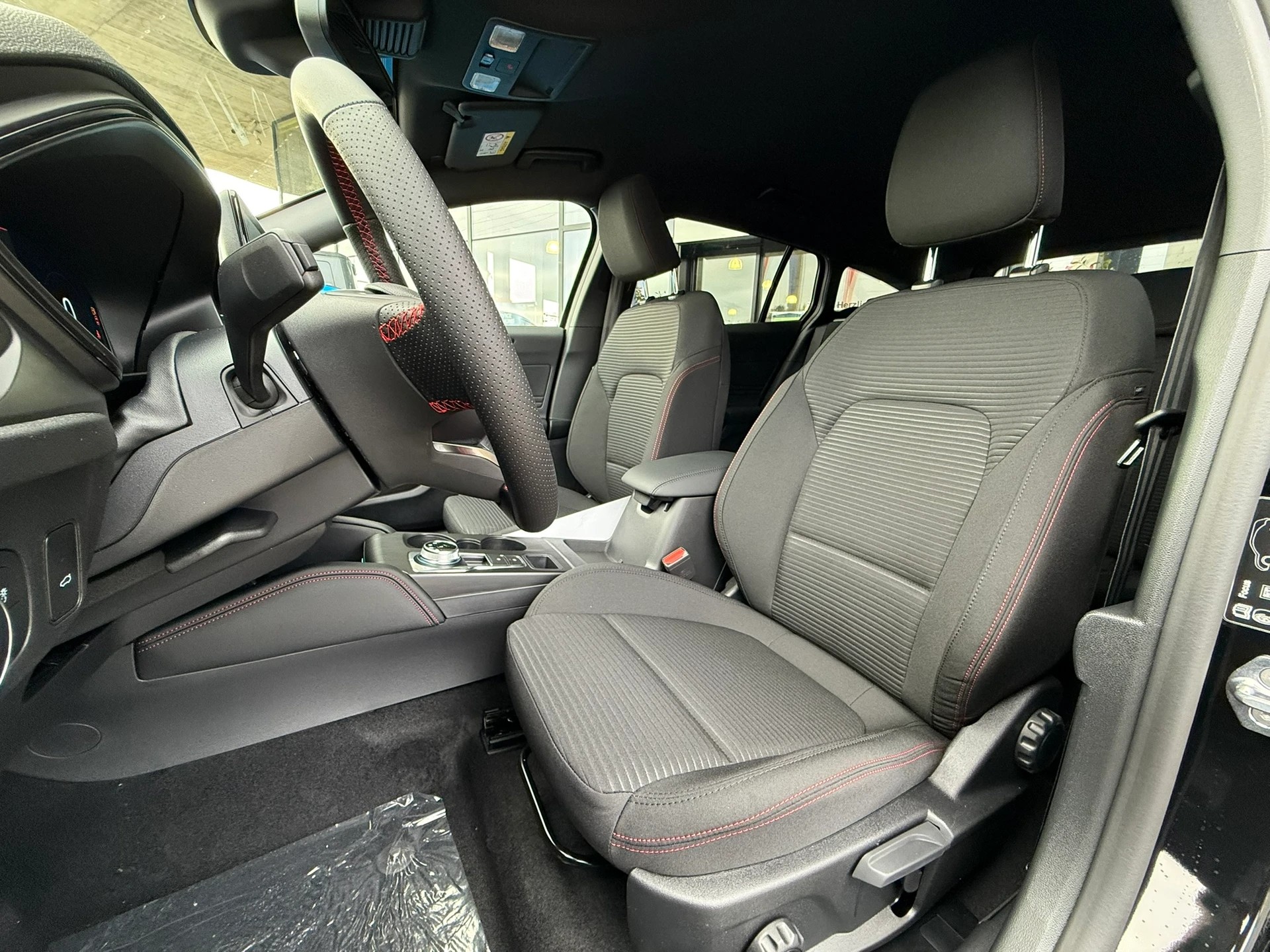 FORD Focus 1.5 EcoBlue TDCi ST-Line X Automatic-image-6