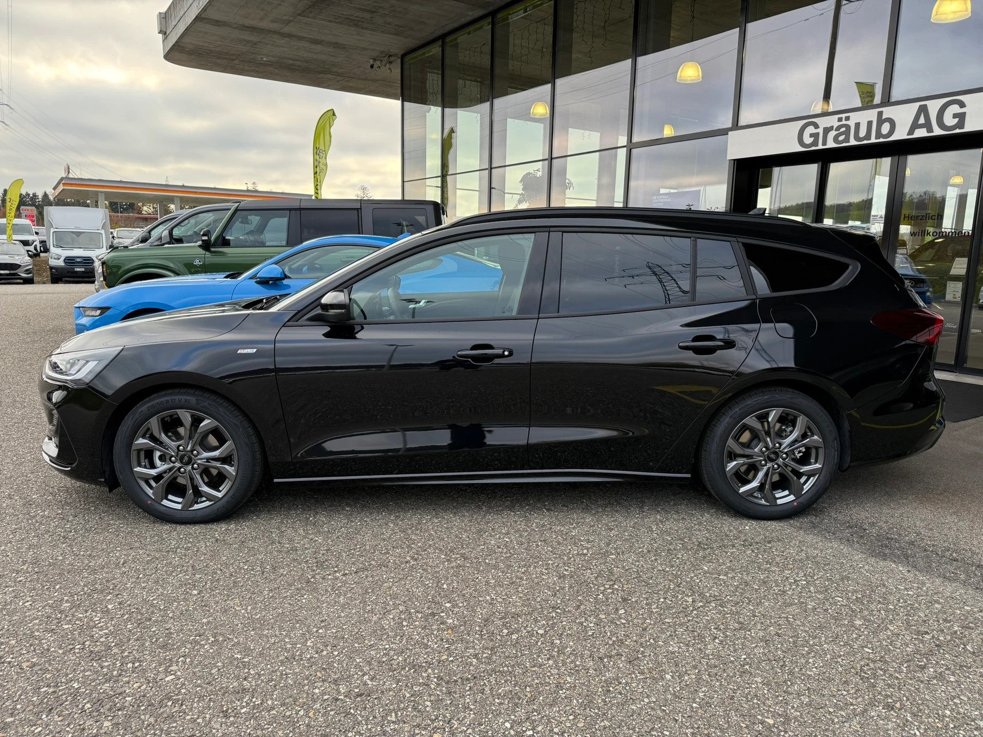 FORD Focus 1.5 EcoBlue TDCi ST-Line X Automatic-image-3