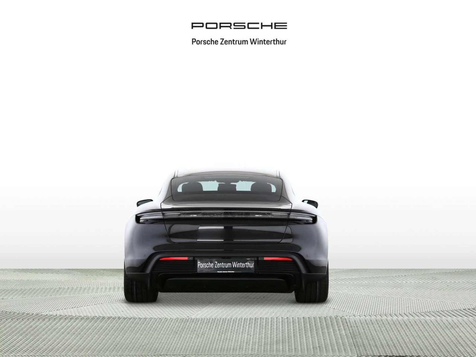 PORSCHE Taycan Black Edition-image-6