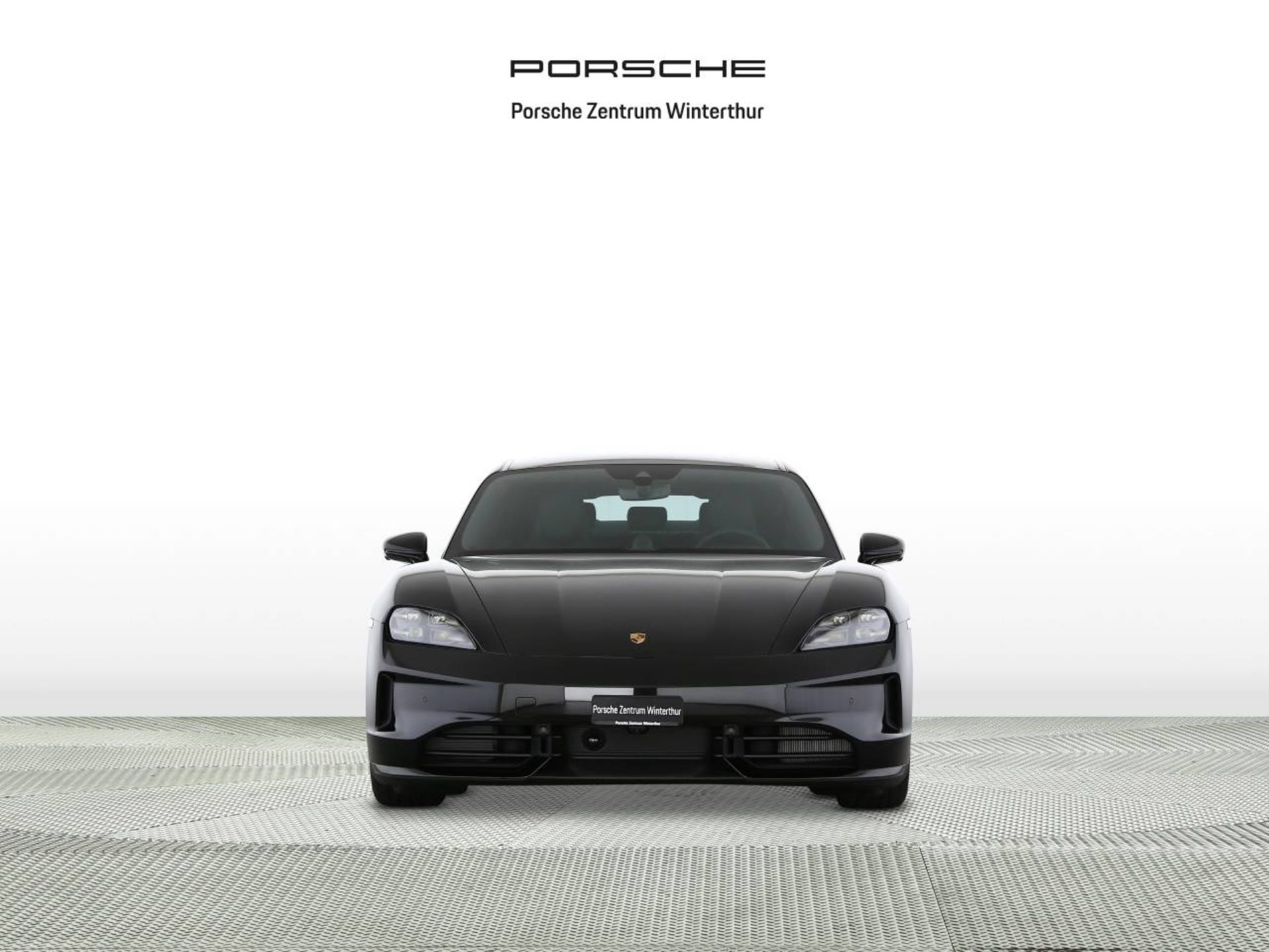 PORSCHE Taycan Black Edition-image-5