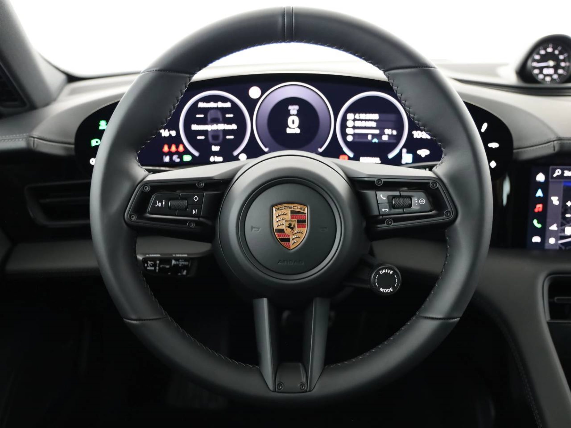 PORSCHE Taycan Black Edition-image-9