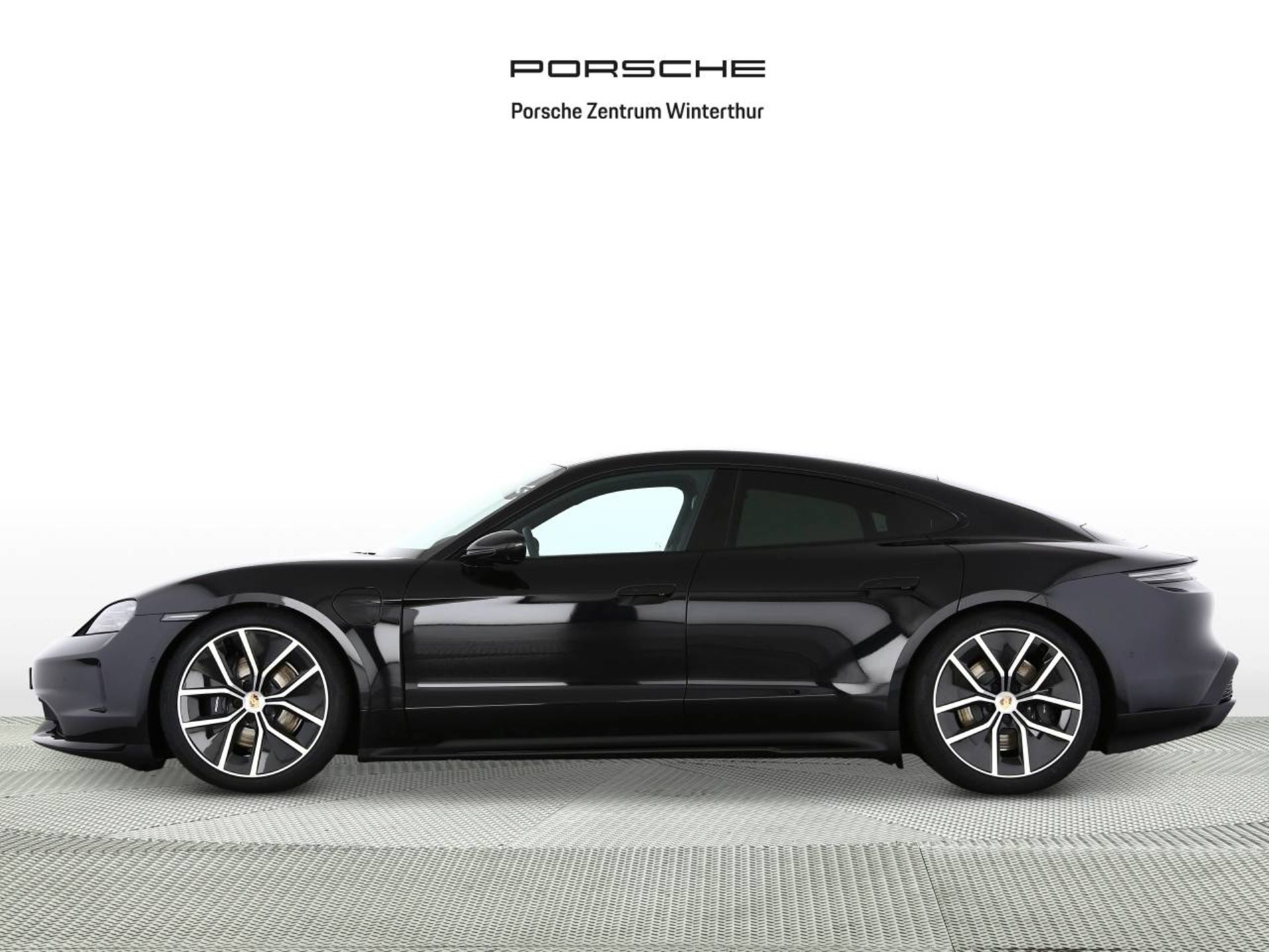 PORSCHE Taycan Black Edition-image-1
