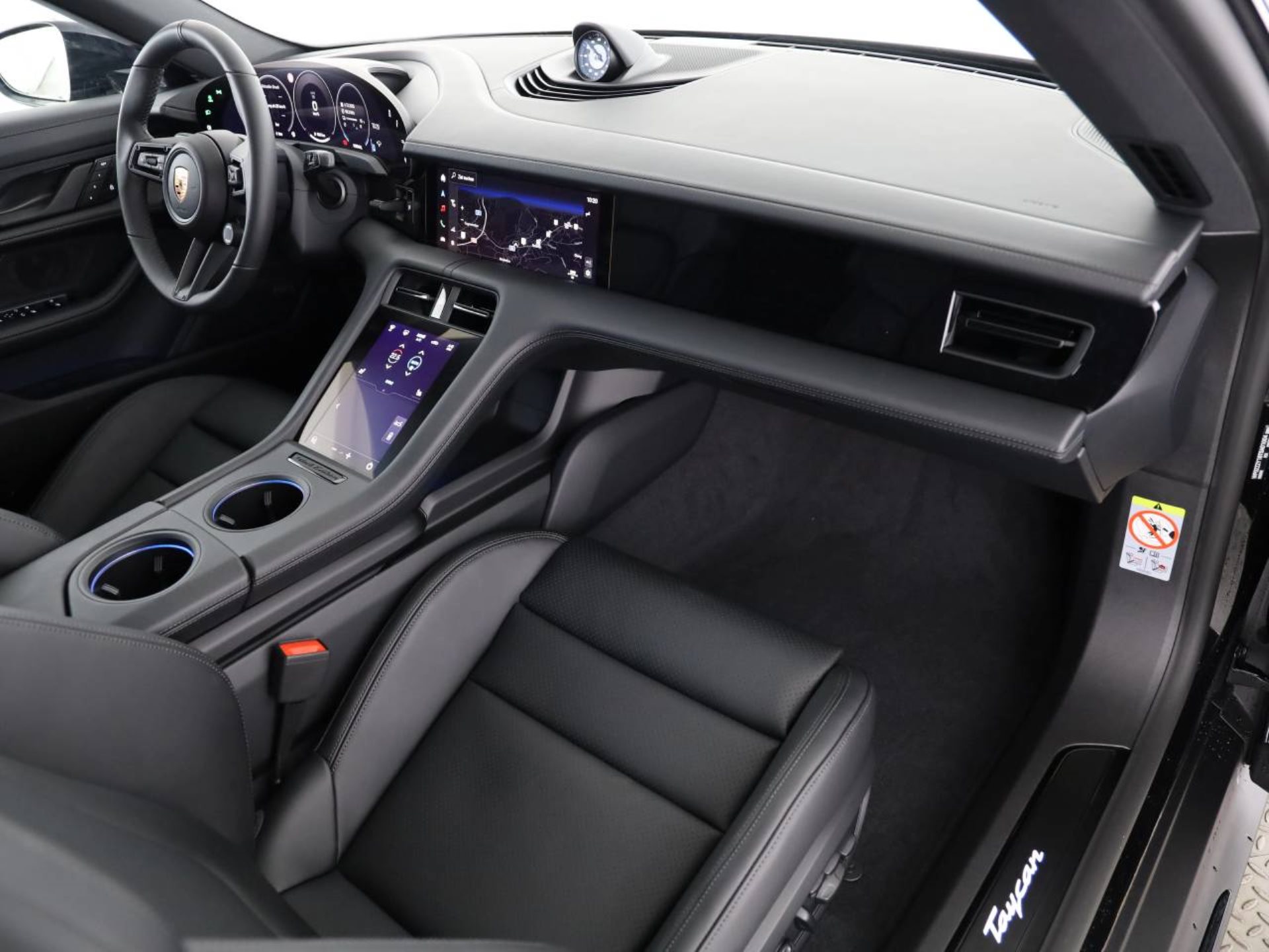 PORSCHE Taycan Black Edition-image-14