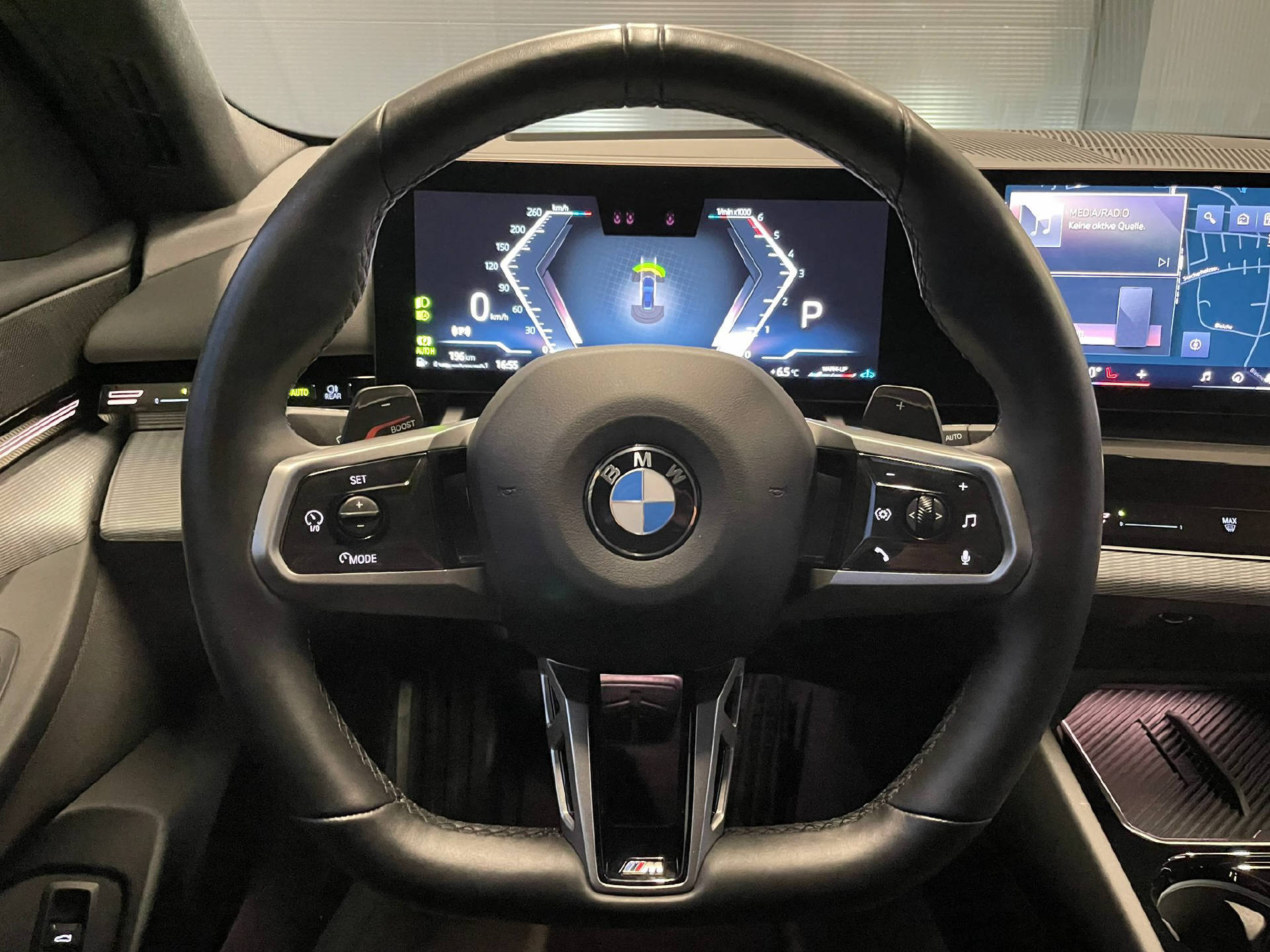 BMW 520d xDrive Touring-image-6