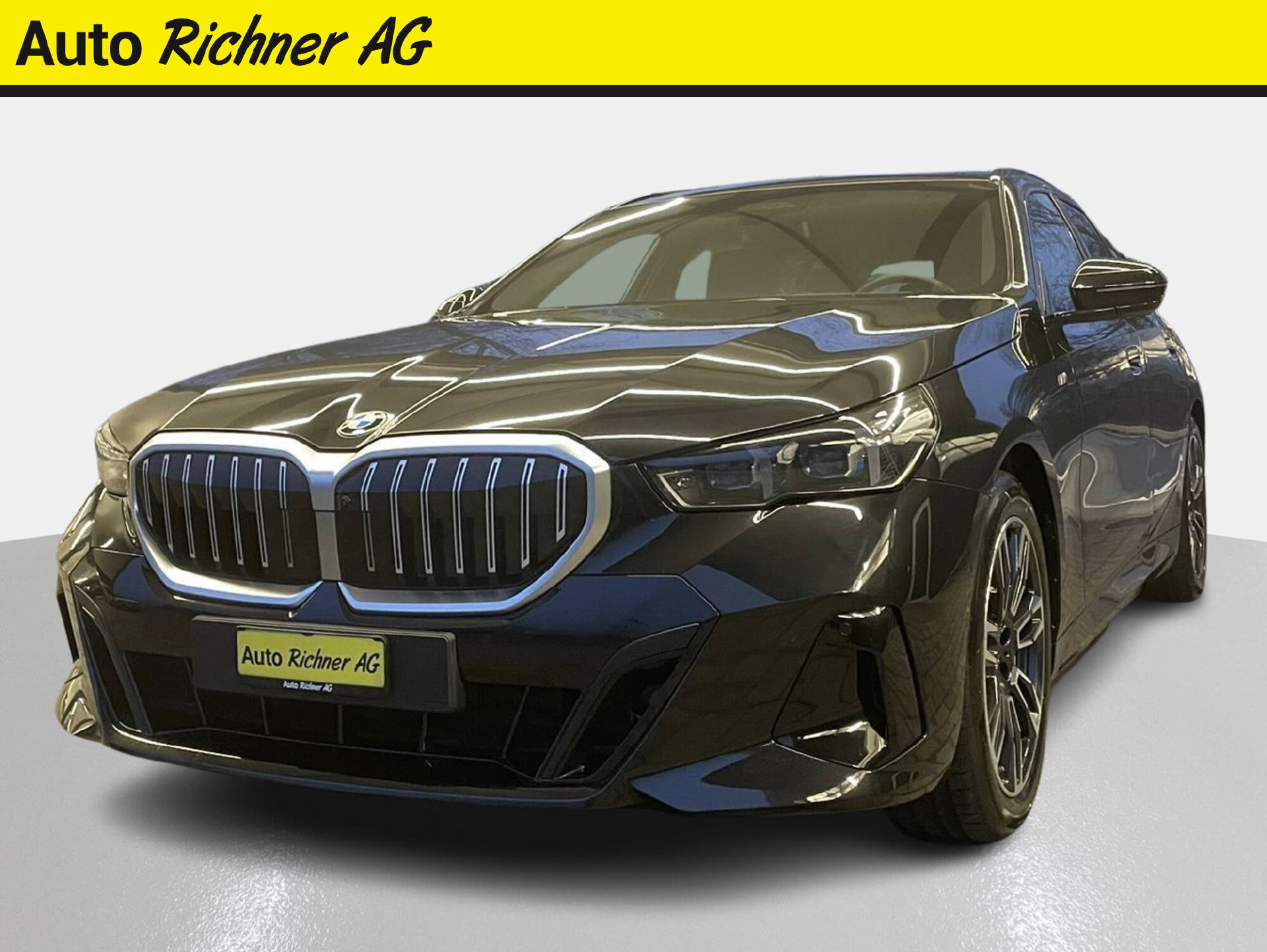 BMW 520d xDrive Touring-image-1