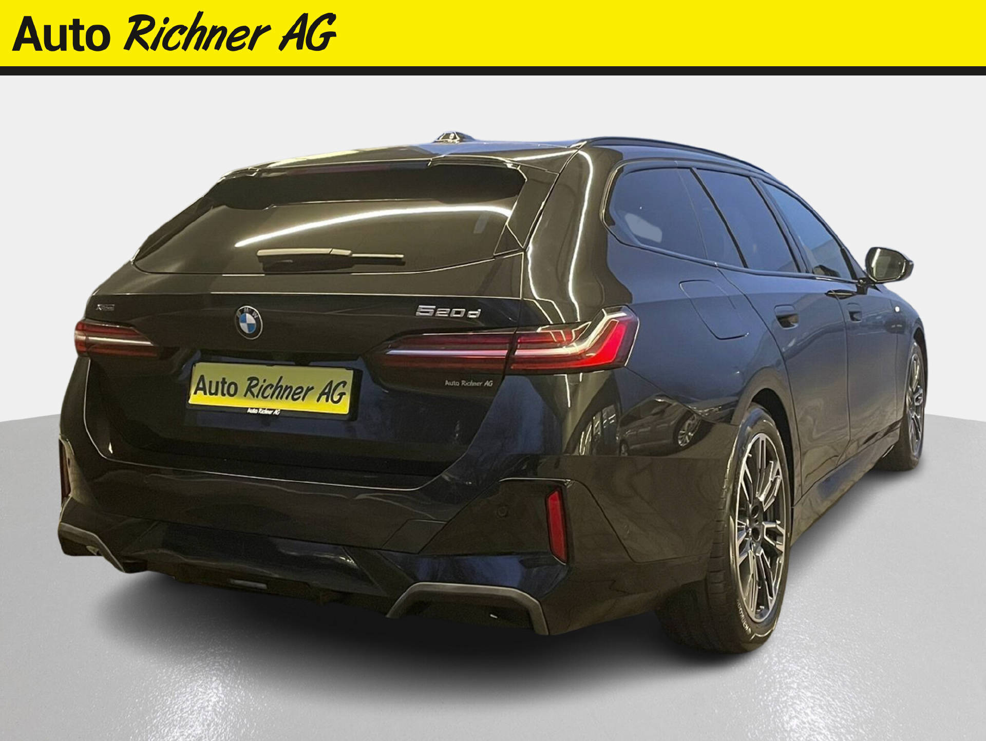 BMW 520d xDrive Touring-image-3