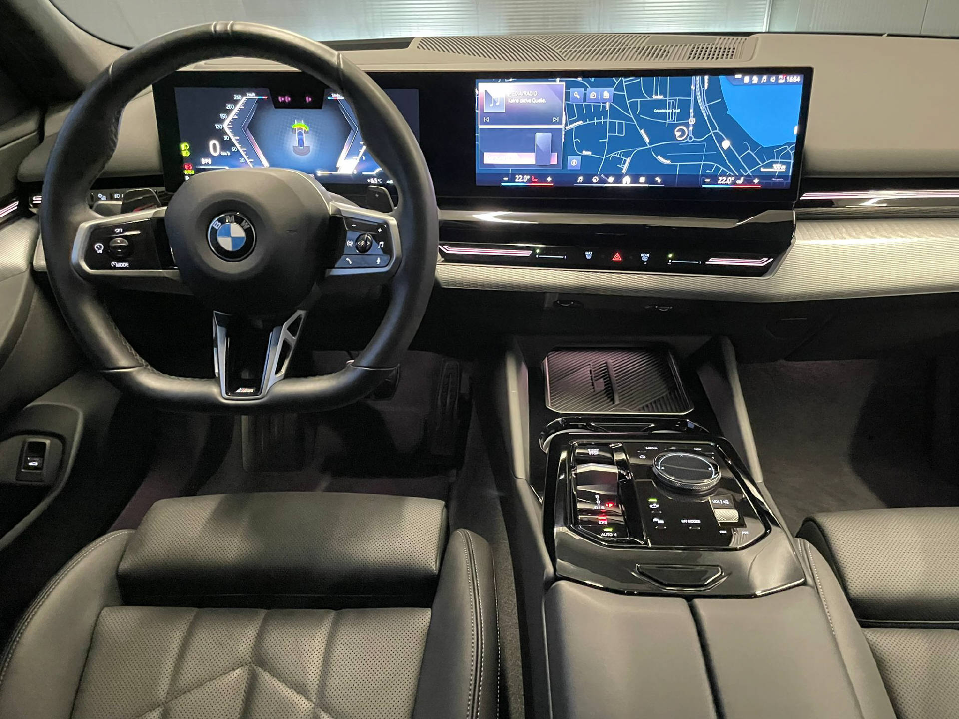 BMW 520d xDrive Touring-image-5