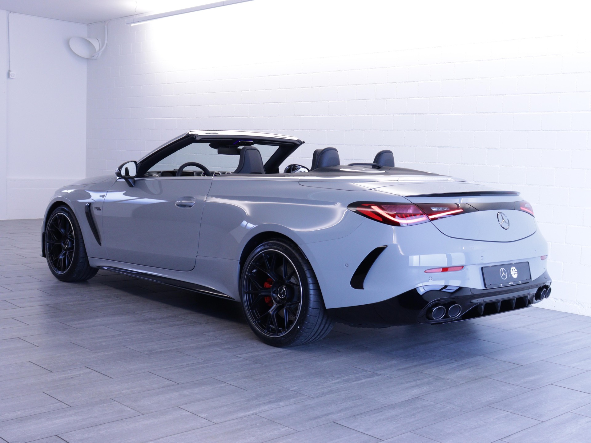 MERCEDES-BENZ CLE 53 AMG 4matic+ Cabriolet-image-10