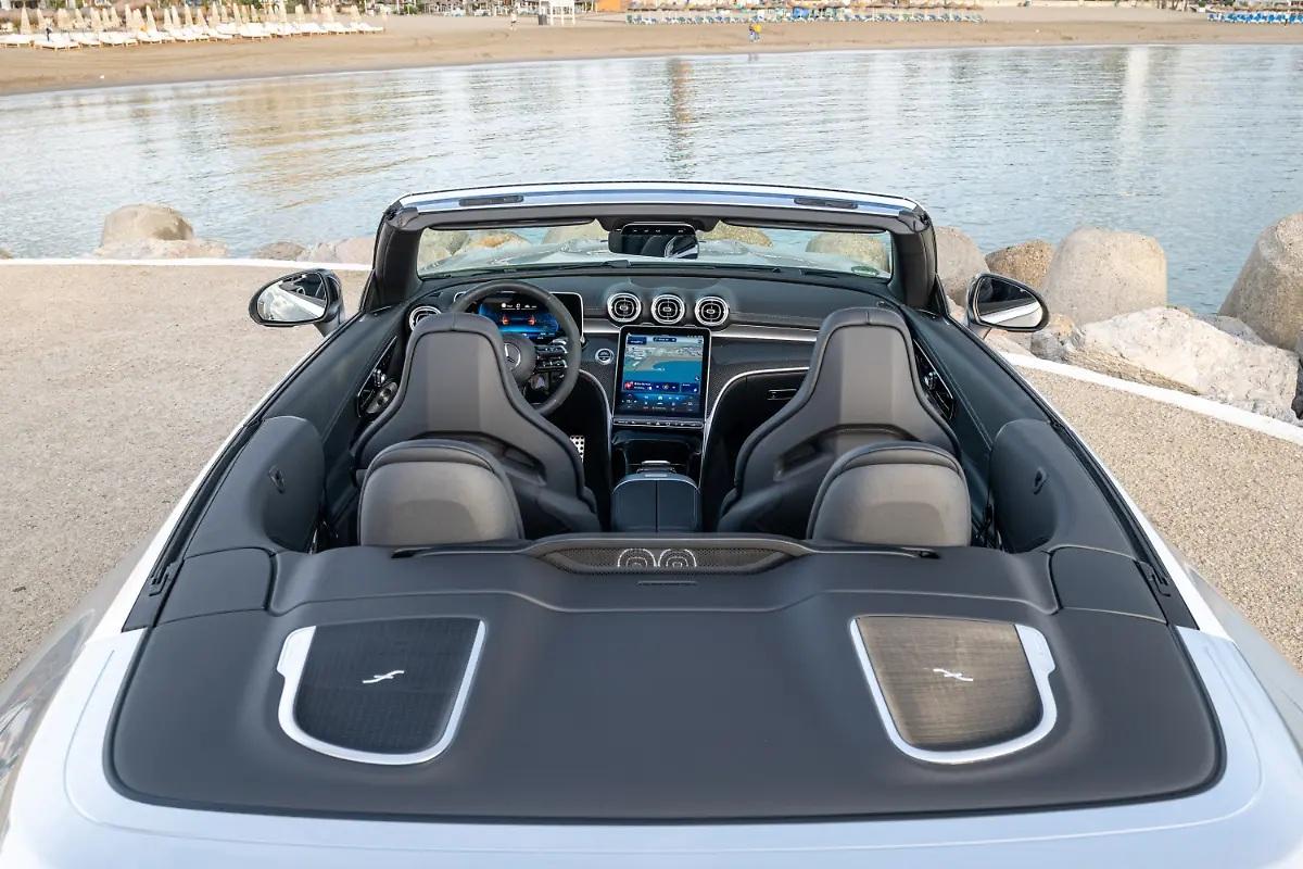 MERCEDES-BENZ CLE 53 AMG 4matic+ Cabriolet-image-2