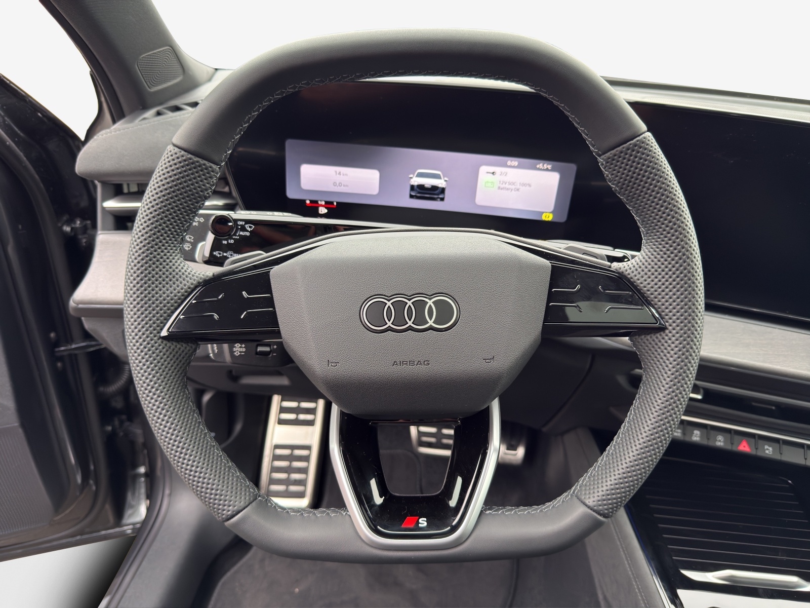 AUDI Q3 Sportback TFSI quattro 195 kW S tronic-image-9