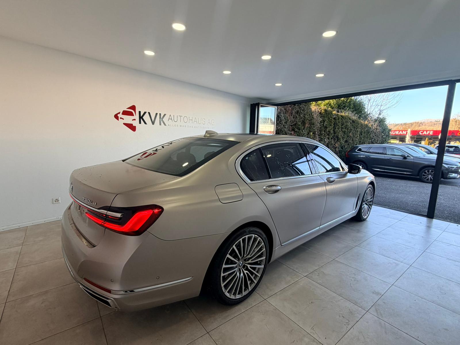 BMW 750Ld xDrive Steptronic*VOLL AUSSTATTUNG*-image-3