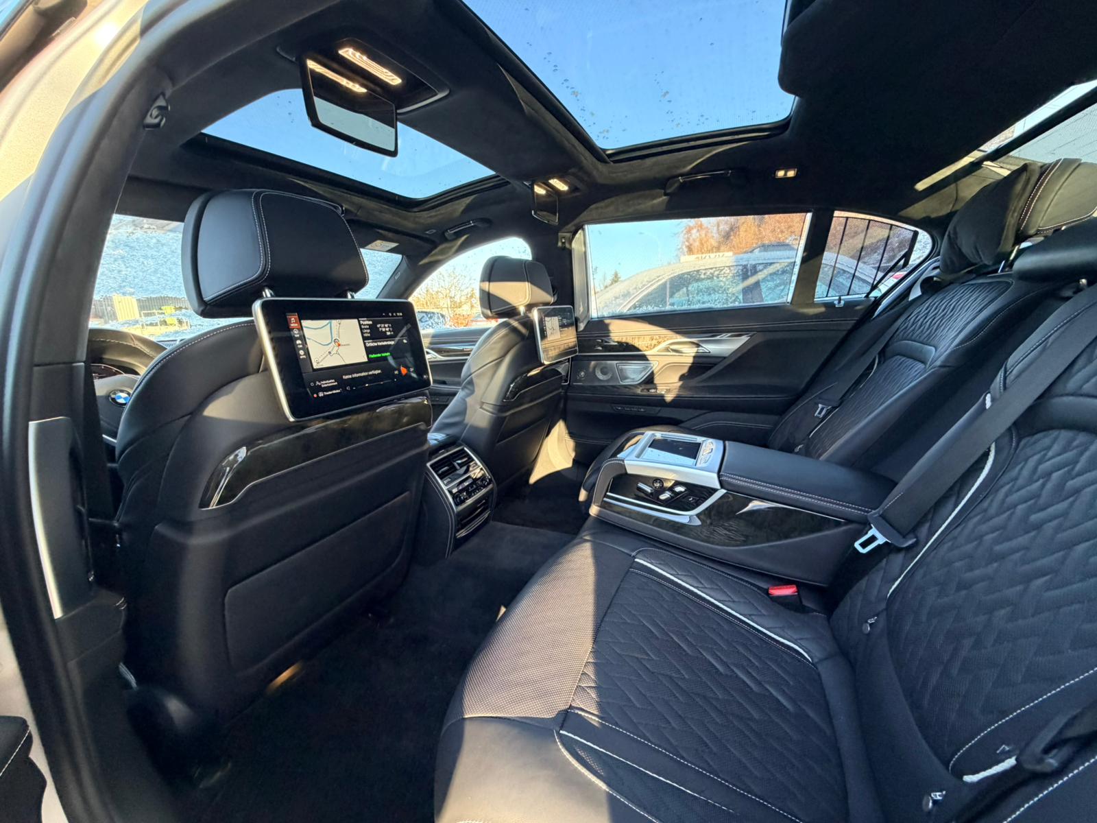 BMW 750Ld xDrive Steptronic*VOLL AUSSTATTUNG*-image-16