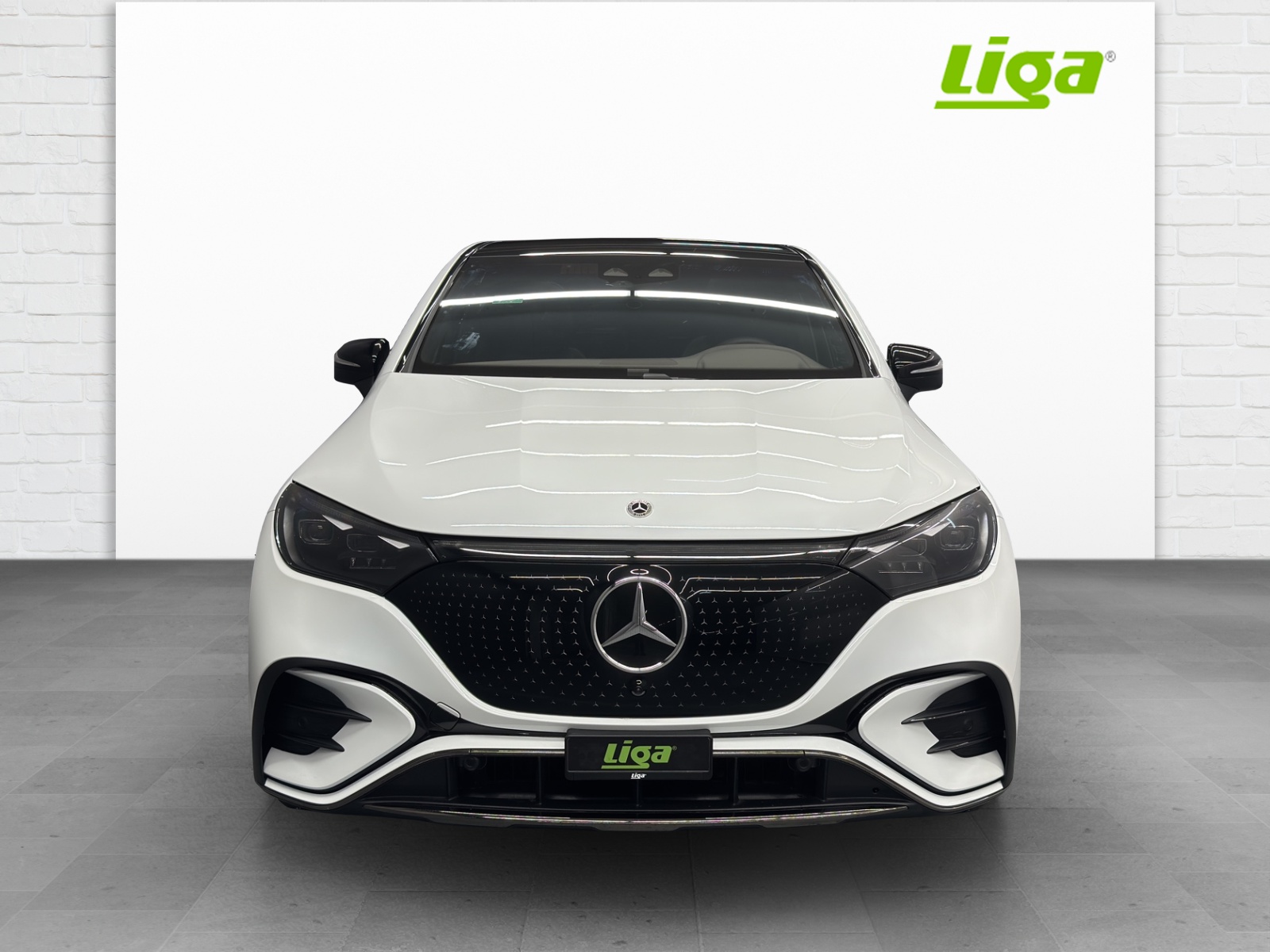 MERCEDES-BENZ EQE 500 Excellence AMG Line-showroom-element-2
