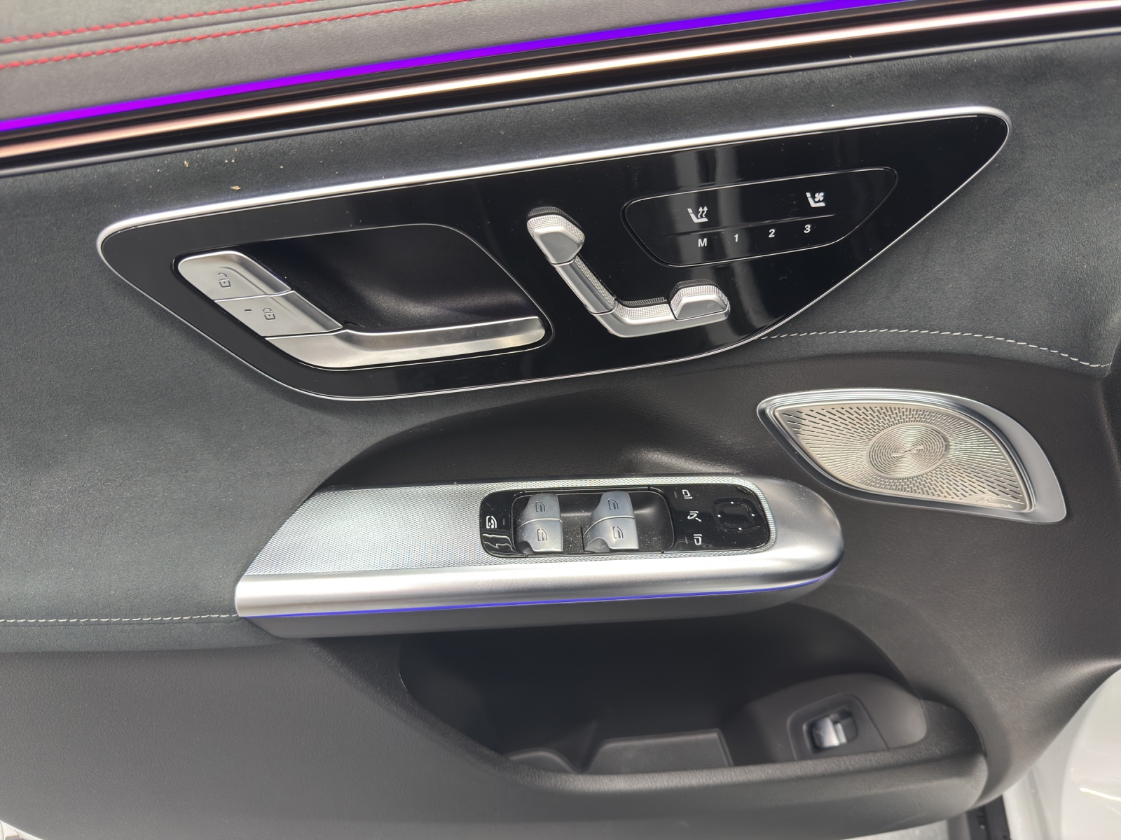 MERCEDES-BENZ EQE 500 Excellence AMG Line-image-14