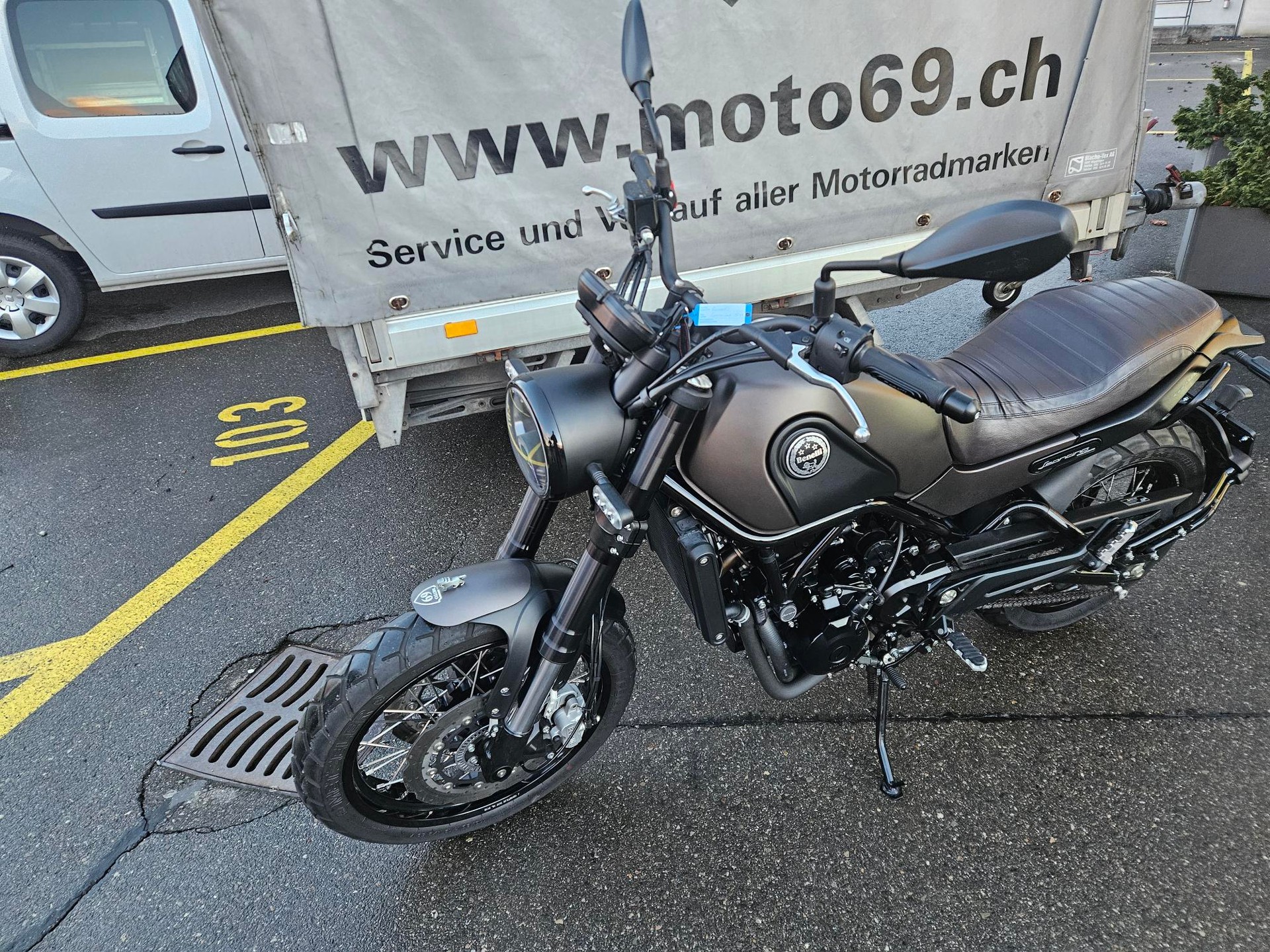 BENELLI Leoncino 500-showroom-element-1