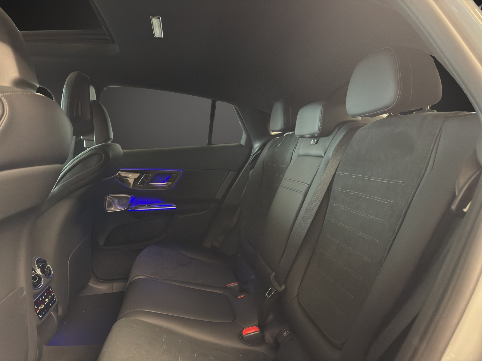 MERCEDES-BENZ GLC Coupé 220 d 4Matic AMG Line-image-11