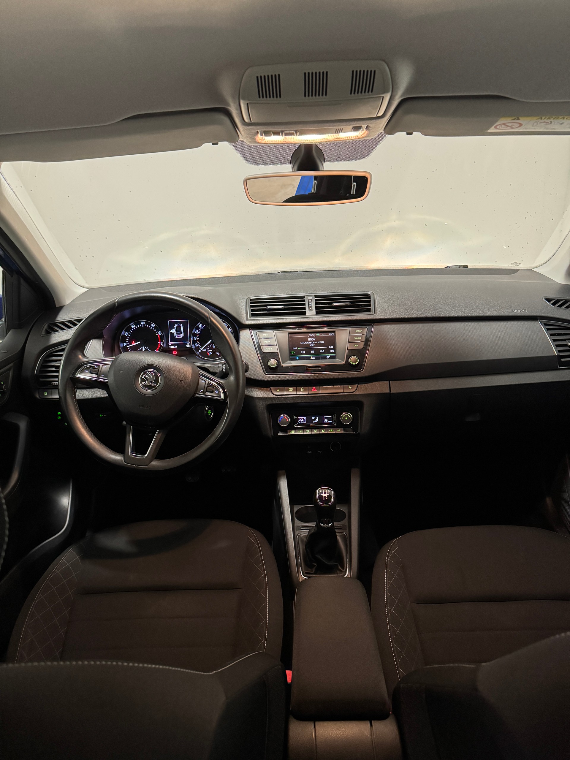 SKODA Fabia 1.2 TSI Ambition-image-9