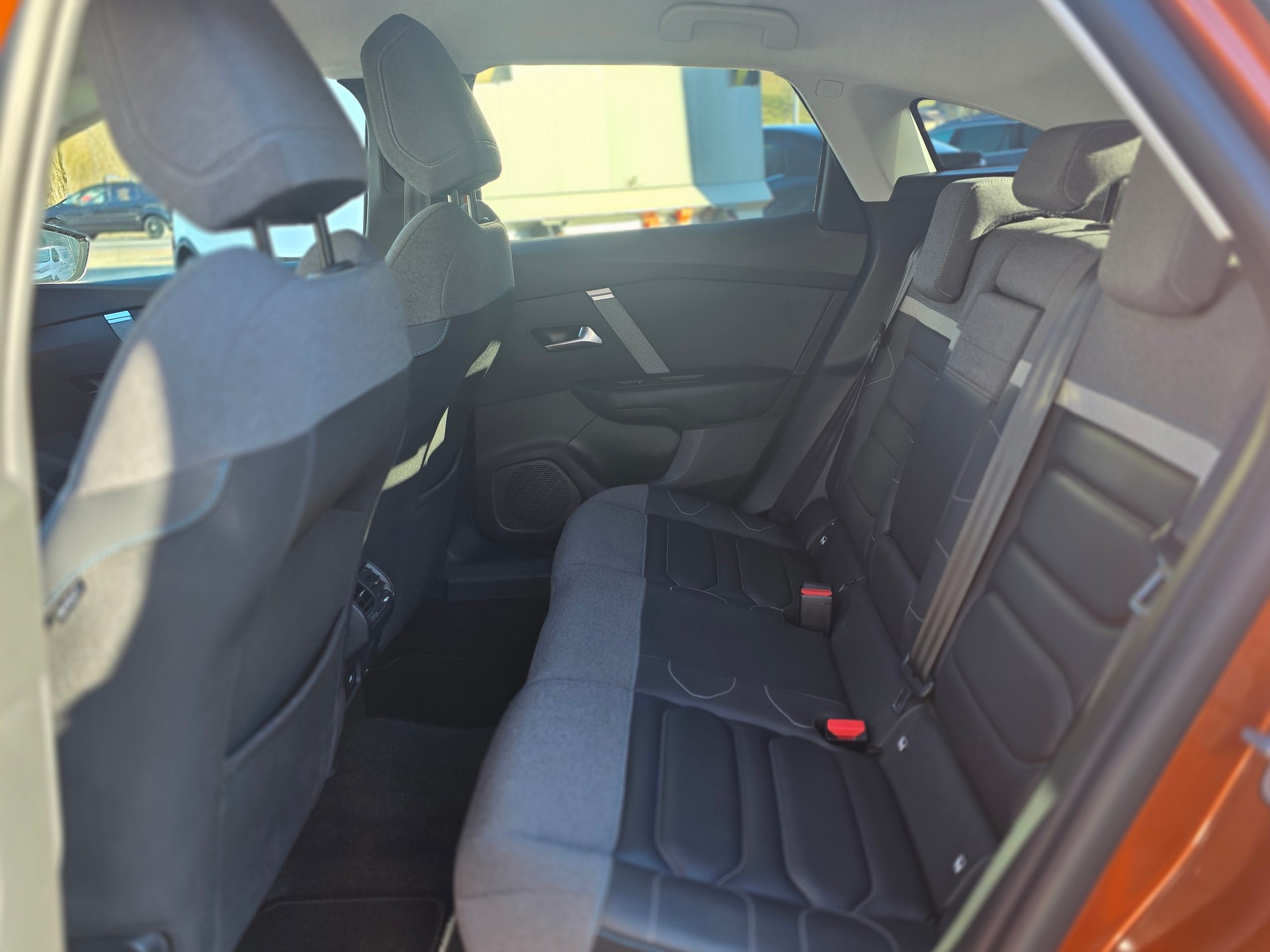 CITROEN C4 1.2 Pure Tech Shine EAT8-image-5