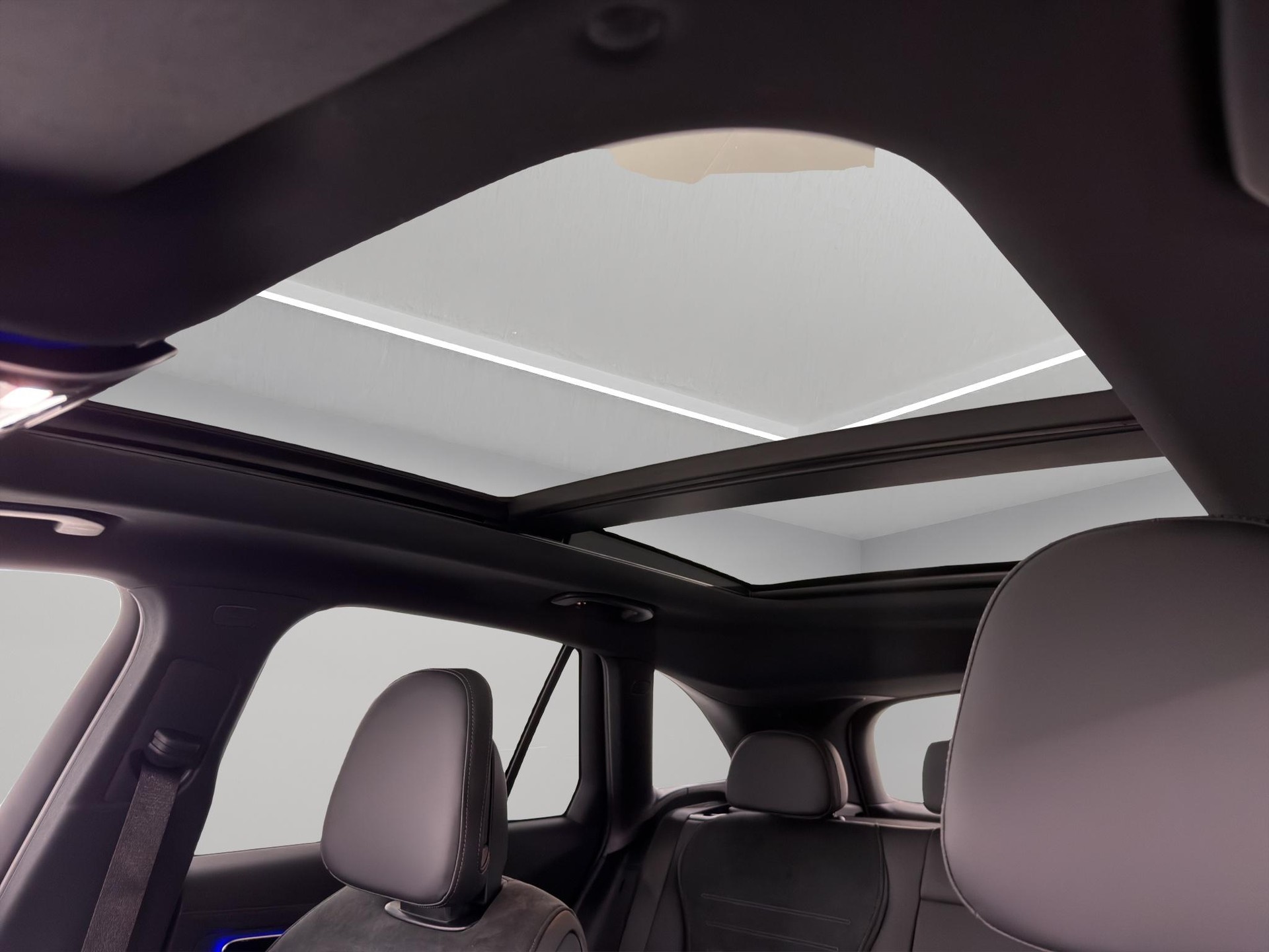 MERCEDES-BENZ GLC 220 d AMG Line 4matic-image-5