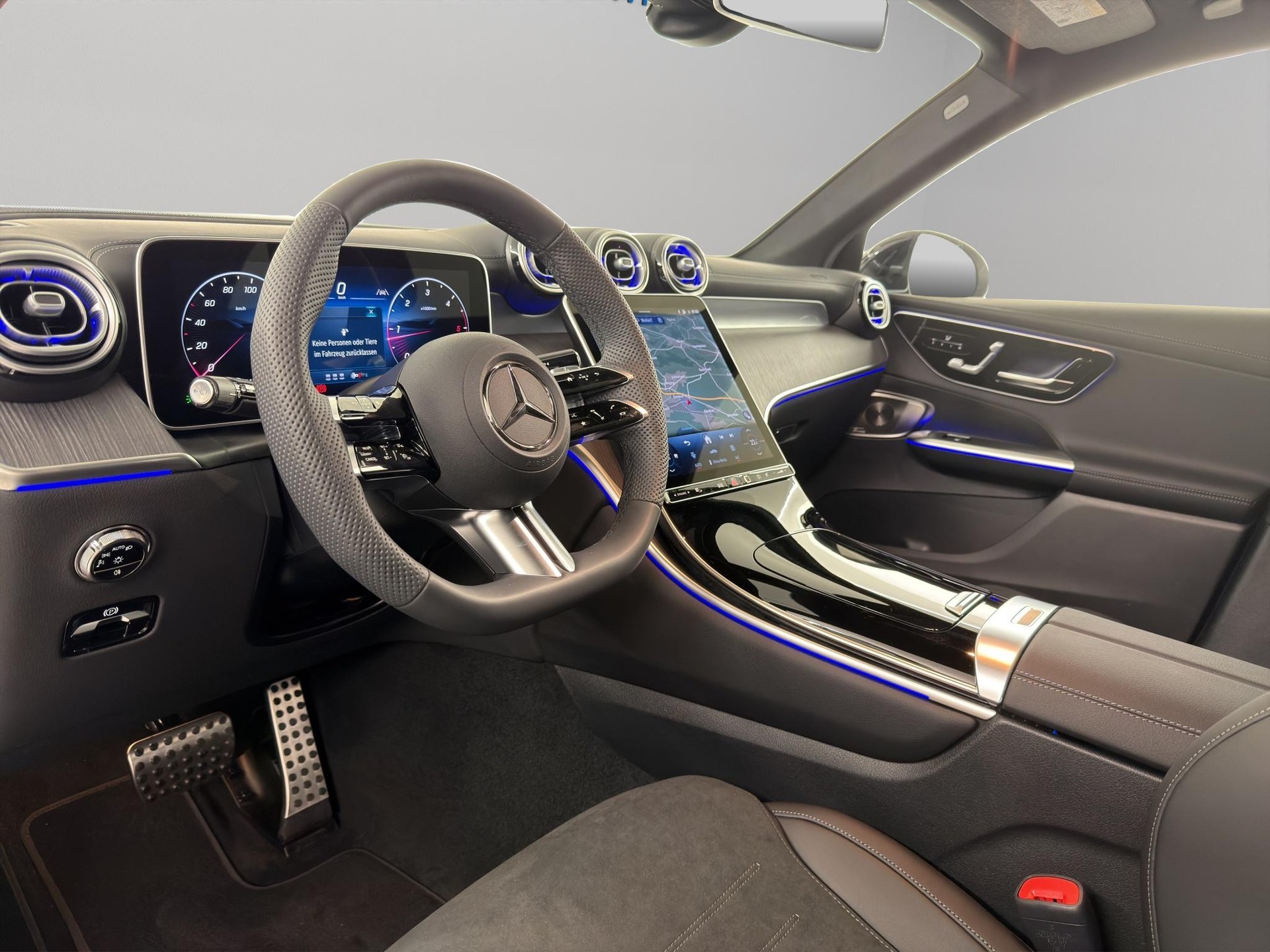 MERCEDES-BENZ GLC 220 d AMG Line 4matic-image-9