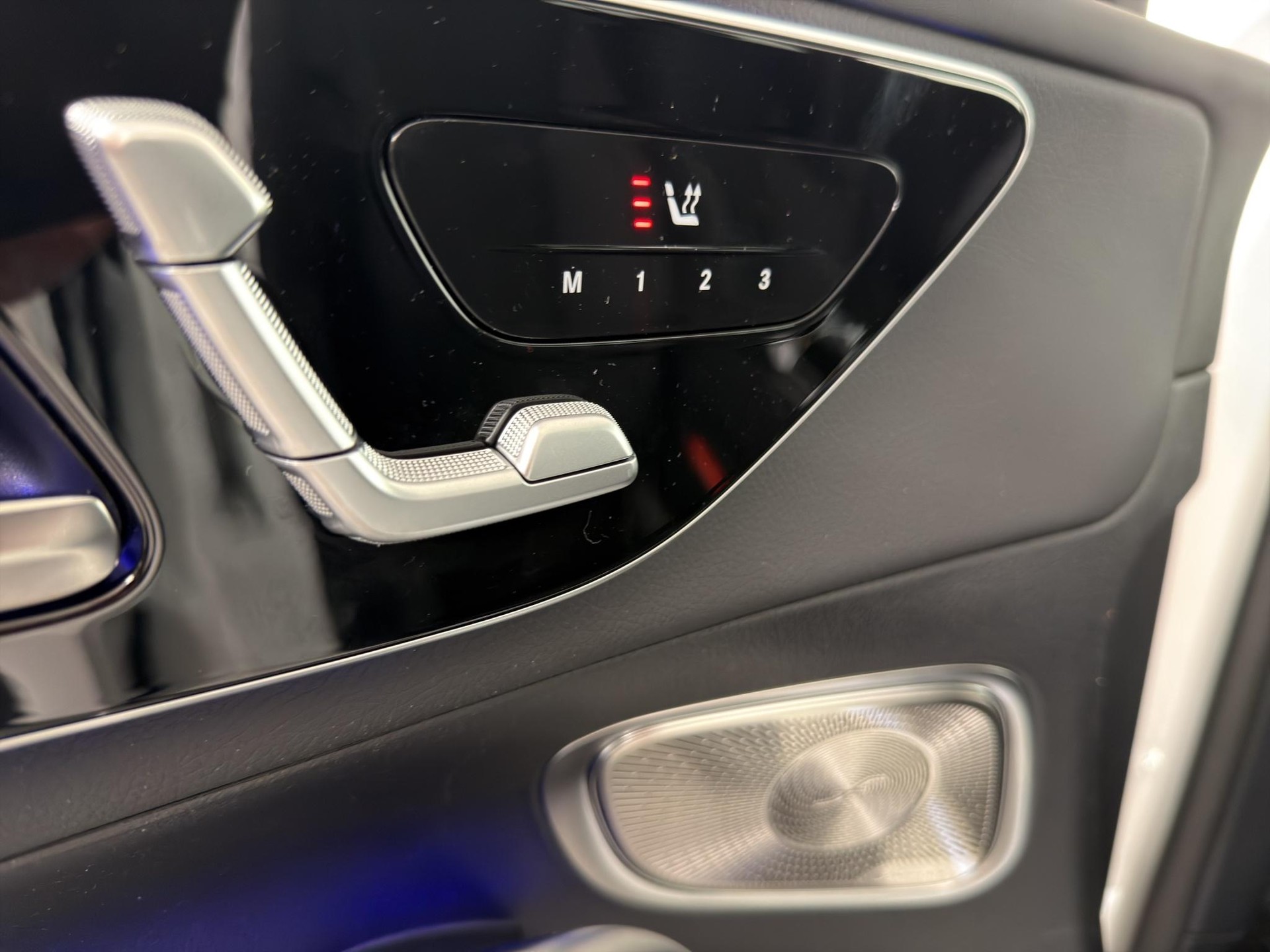 MERCEDES-BENZ GLC 220 d AMG Line 4matic-image-12