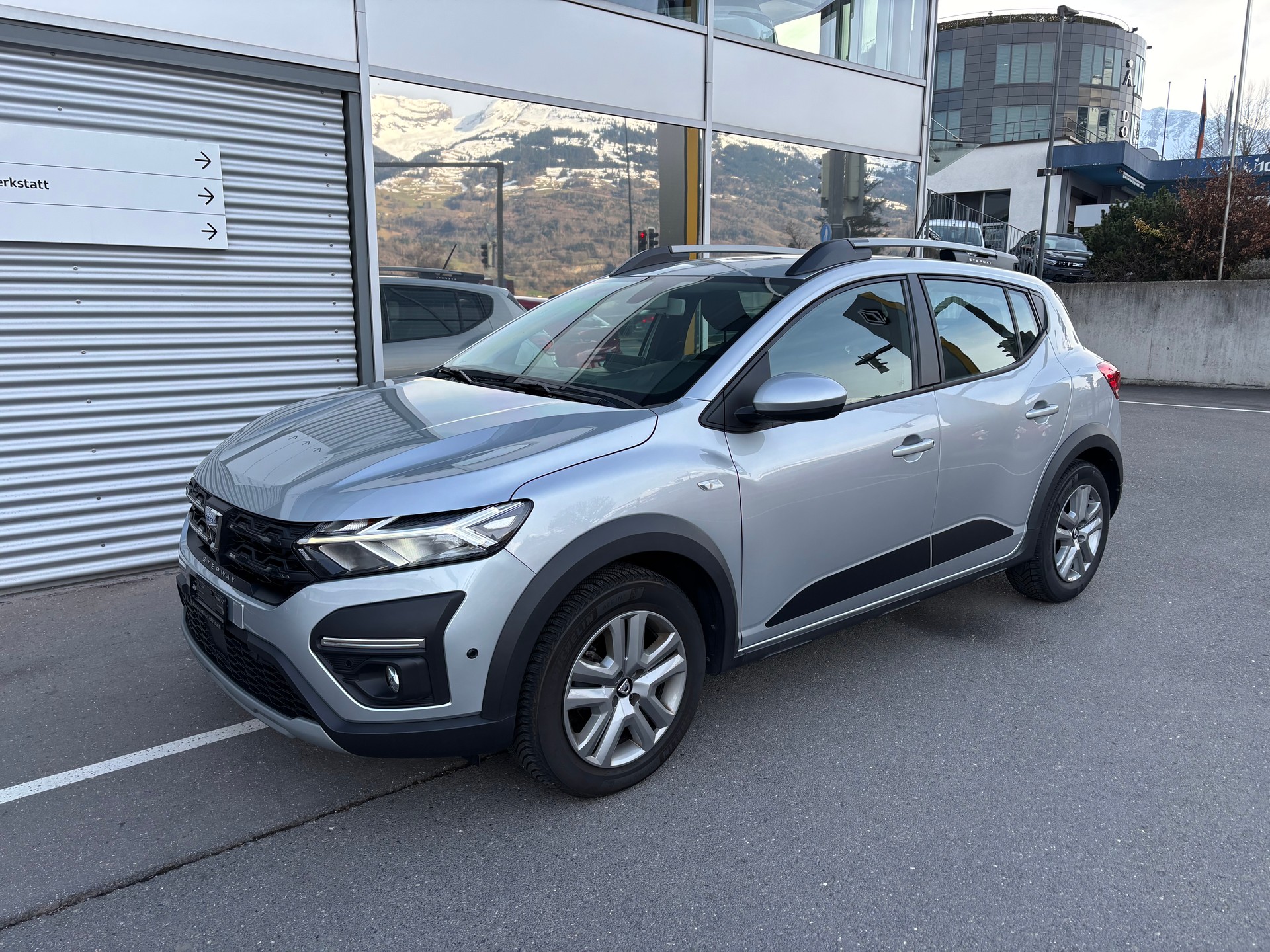 DACIA Sandero Stepway TCe 90 Comfort CVT-image-0