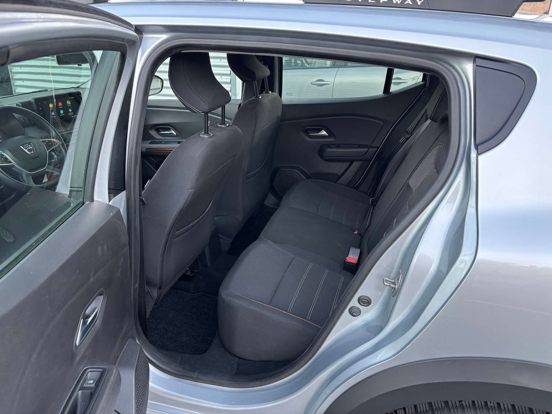 DACIA Sandero Stepway TCe 90 Comfort CVT-image-7