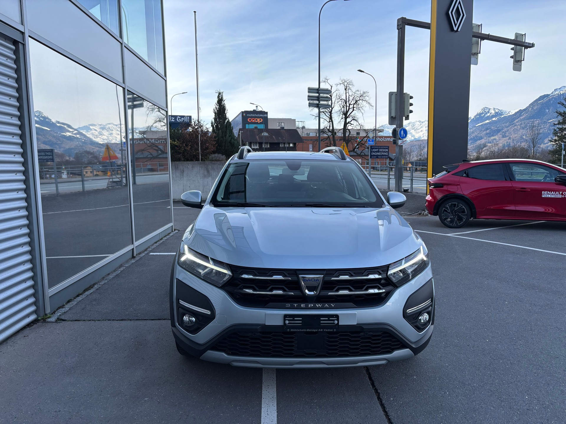 DACIA Sandero Stepway TCe 90 Comfort CVT-image-1