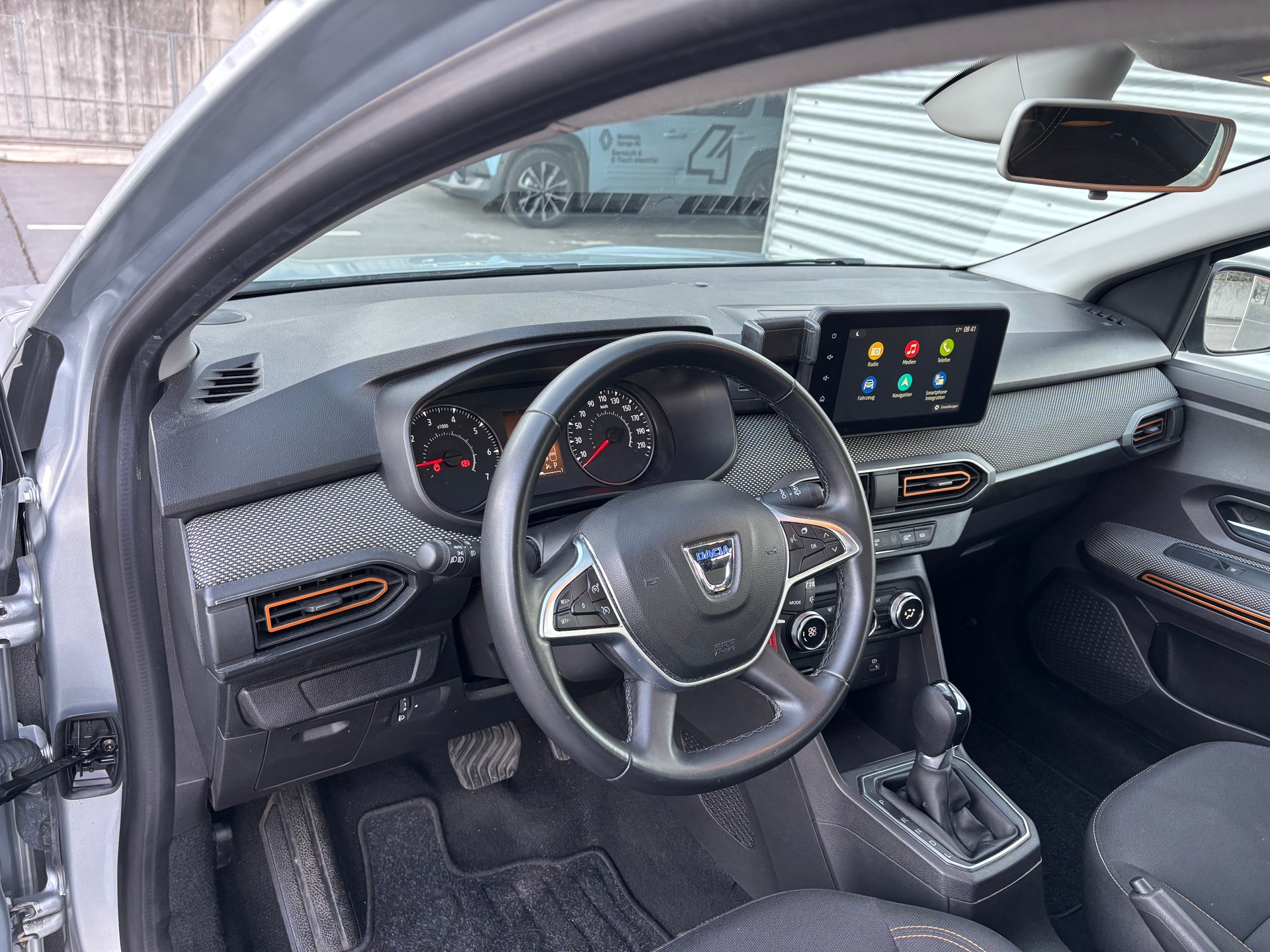 DACIA Sandero Stepway TCe 90 Comfort CVT-image-6