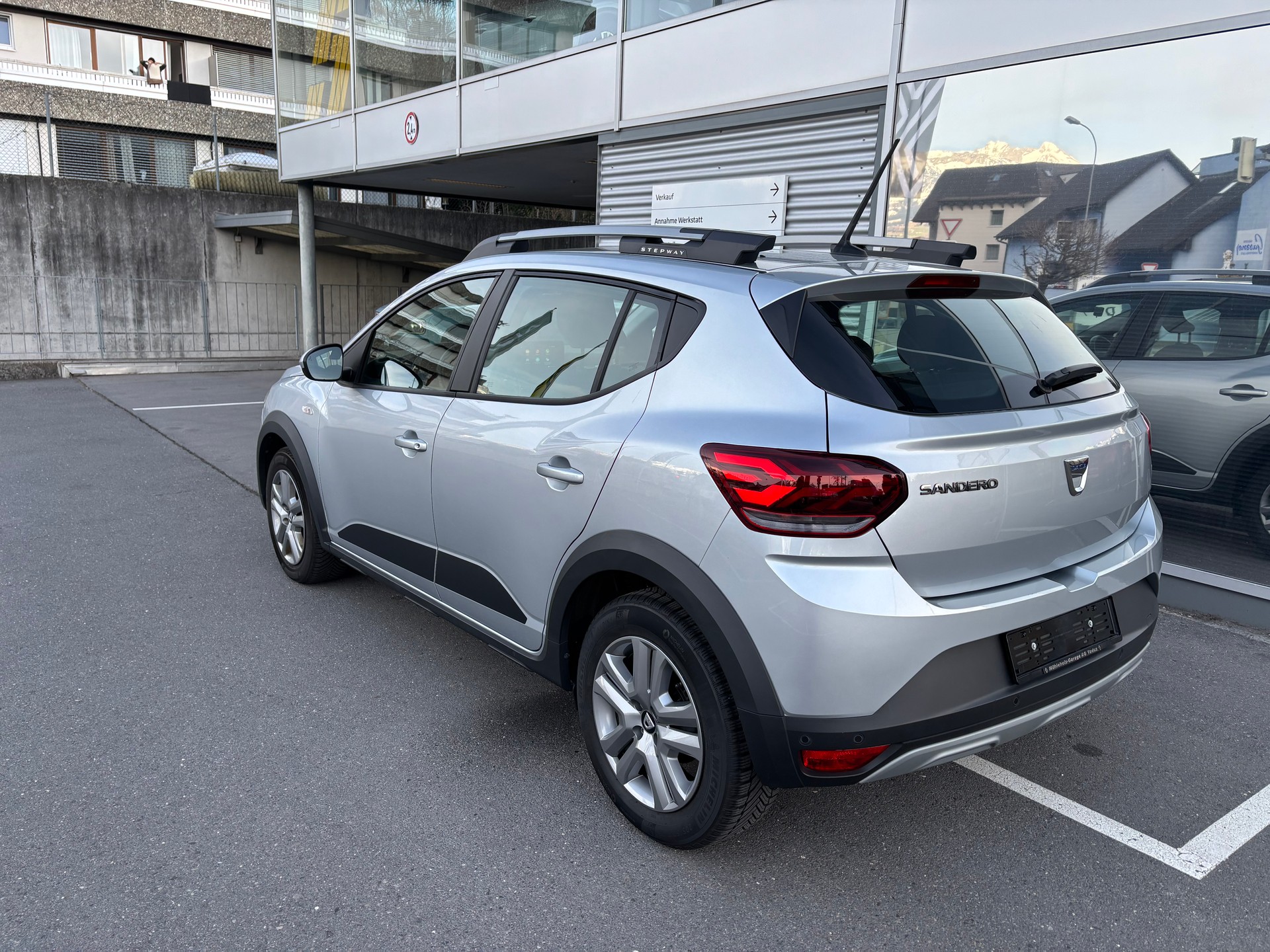 DACIA Sandero Stepway TCe 90 Comfort CVT-image-2