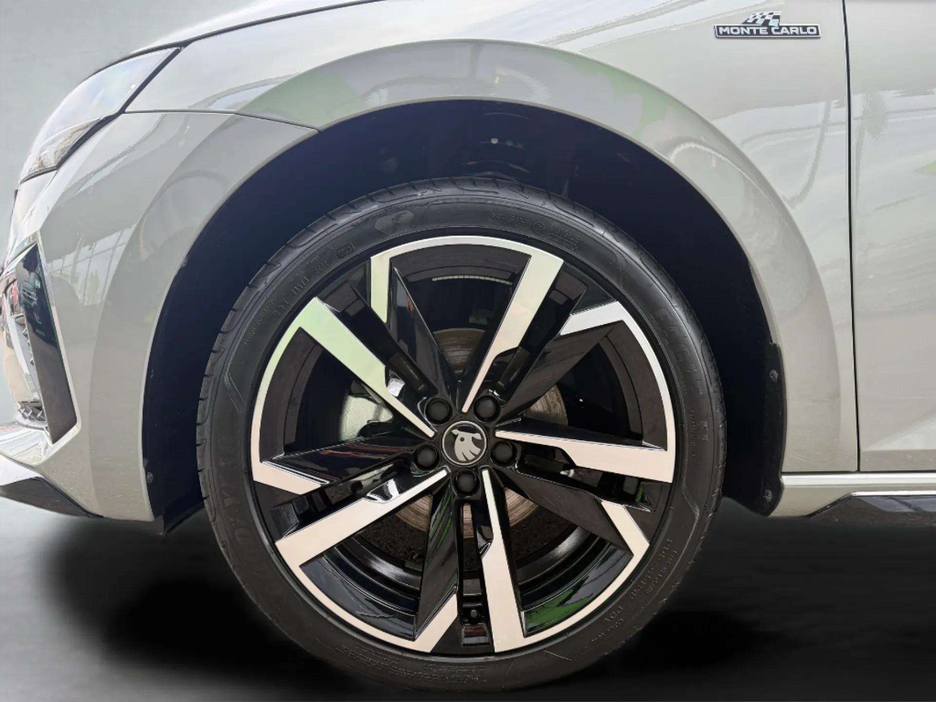 SKODA Scala 1.0 TSI Monte Carlo DSG-image-9