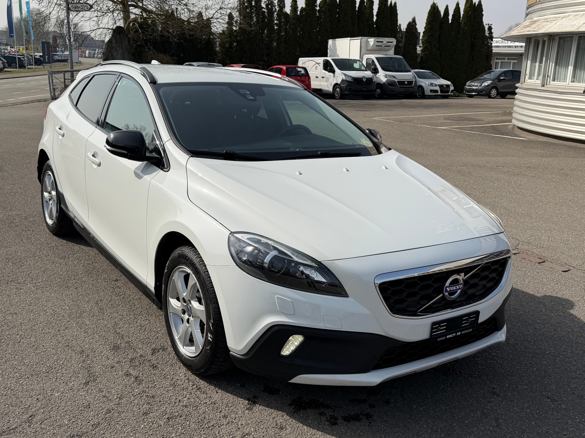VOLVO V40 Cross Country T4 2.0 AWD Kinetic Geartronic-image-2
