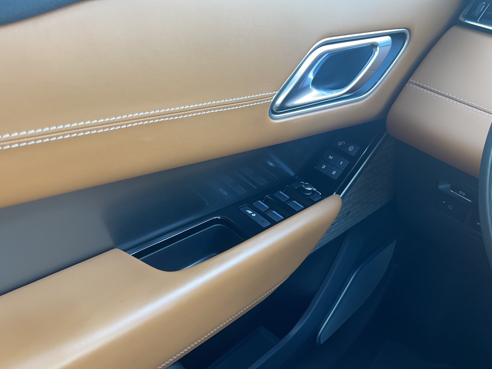 LAND ROVER Range Rover Velar P 380 SE Automatic-image-11
