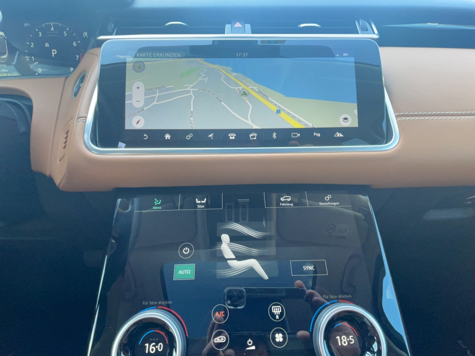LAND ROVER Range Rover Velar P 380 SE Automatic-image-15